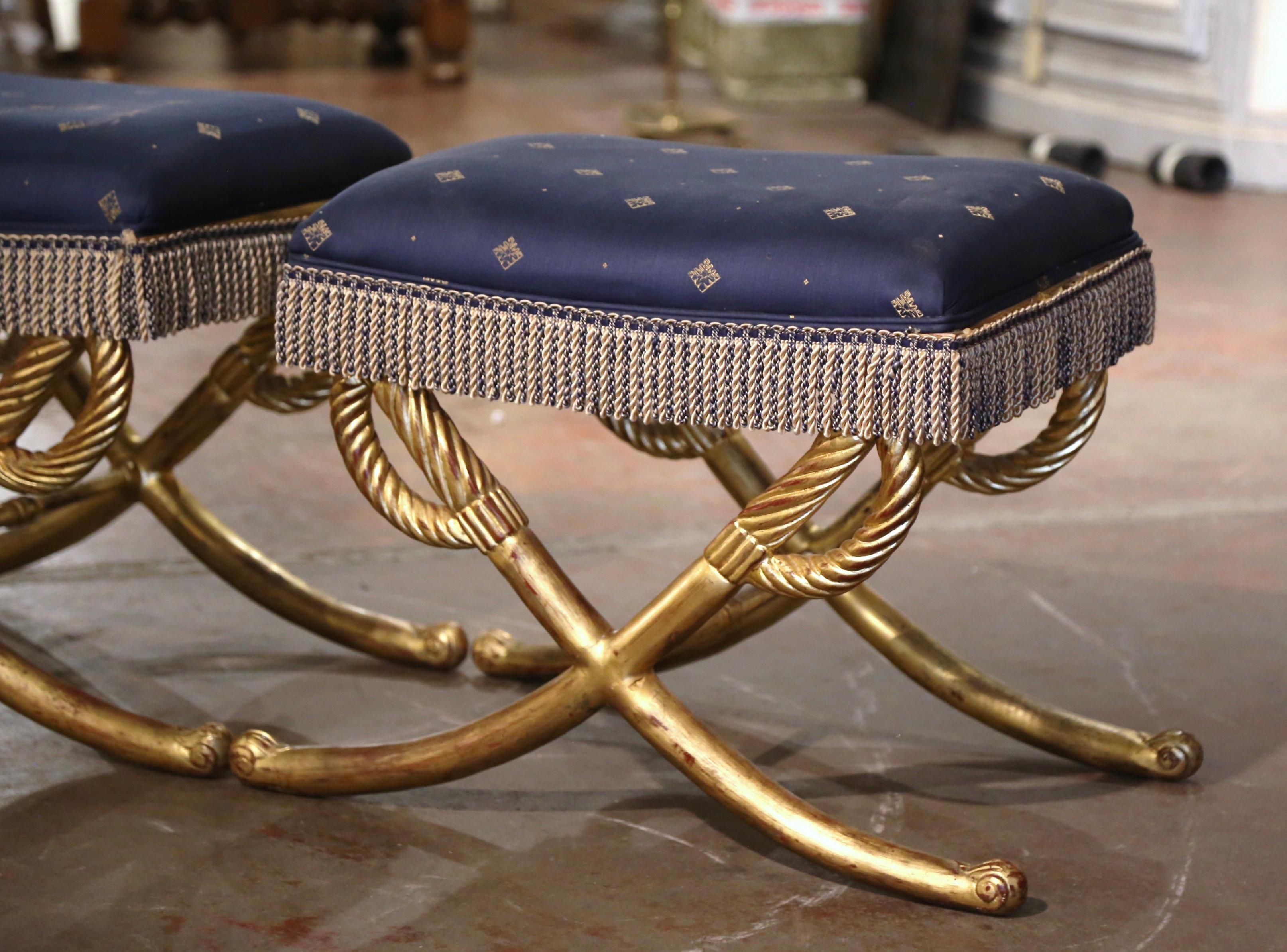 Pair of Early 20th Century French Carved Giltwood Stools with Cross Sword Motif In Excellent Condition In Dallas, TX