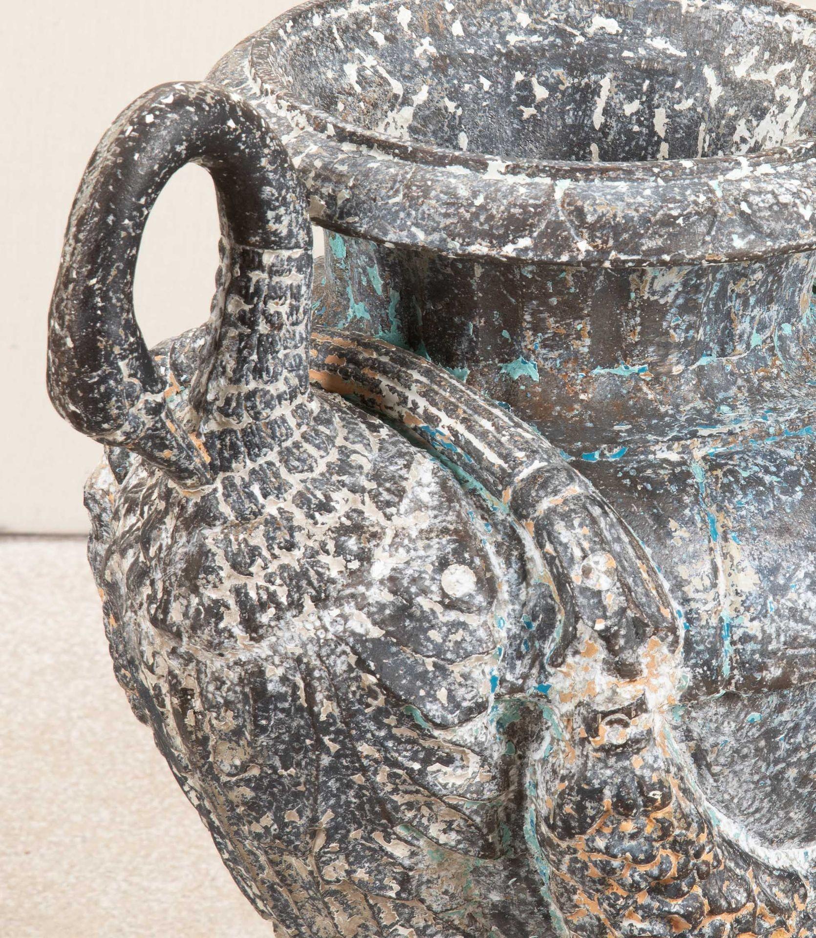 XX secolo Coppia di urne in ghisa francesi dei primi del Novecento in vendita