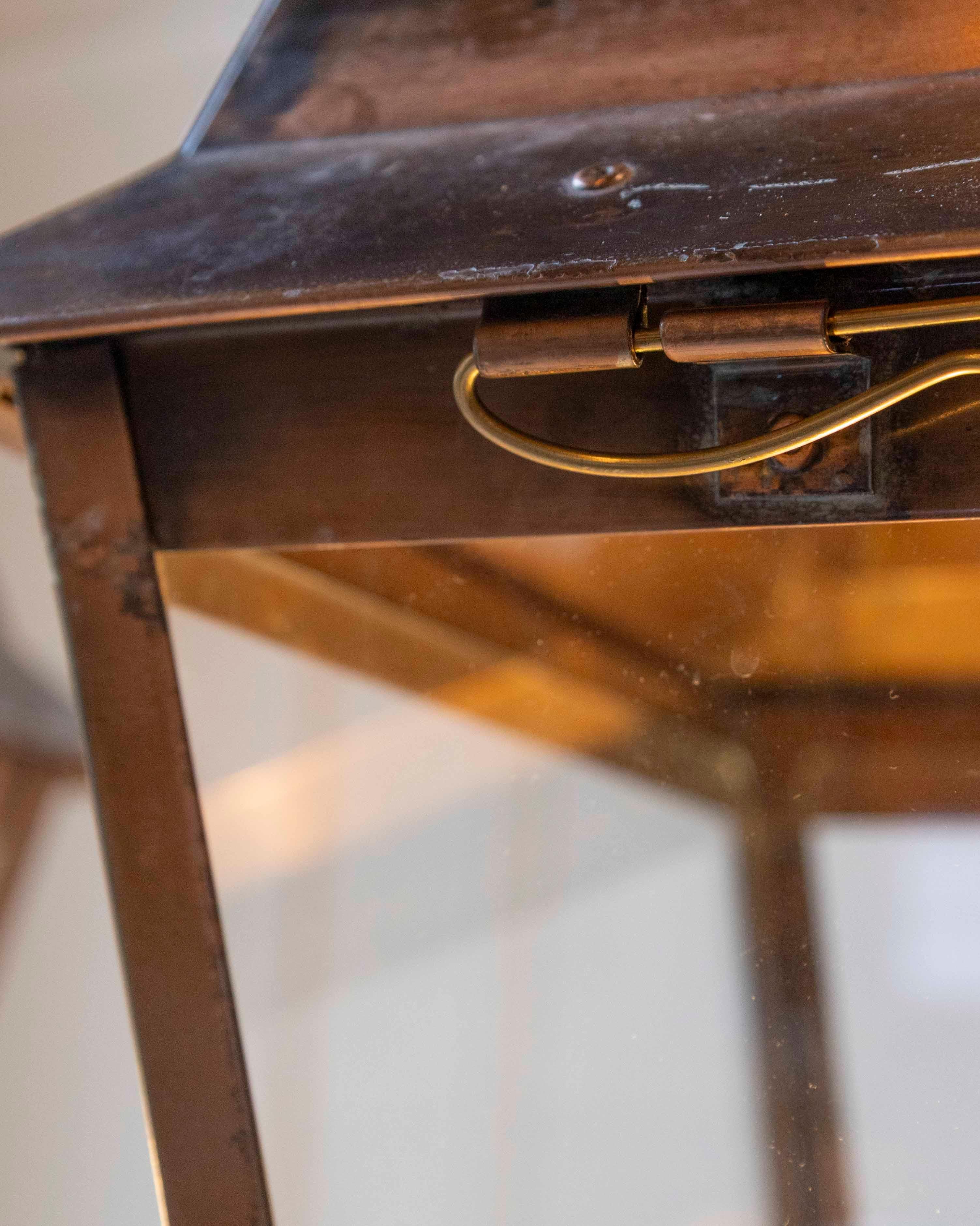 Rame Coppia di lanterne a sospensione in rame francesi dei primi del Novecento in vendita