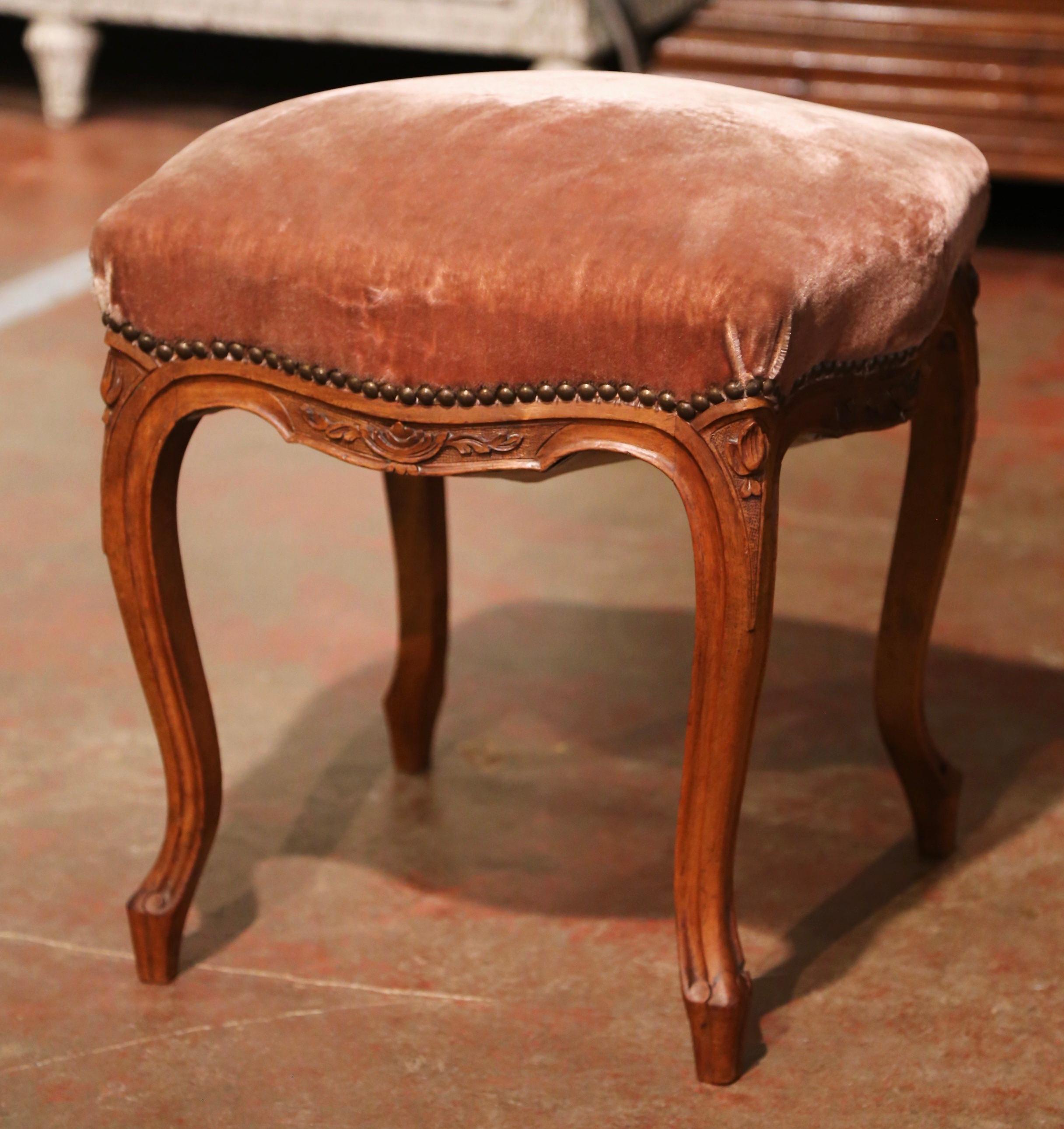 Hand-Carved Pair of Early 20th Century French Louis XV Carved Walnut and Velvet Stools