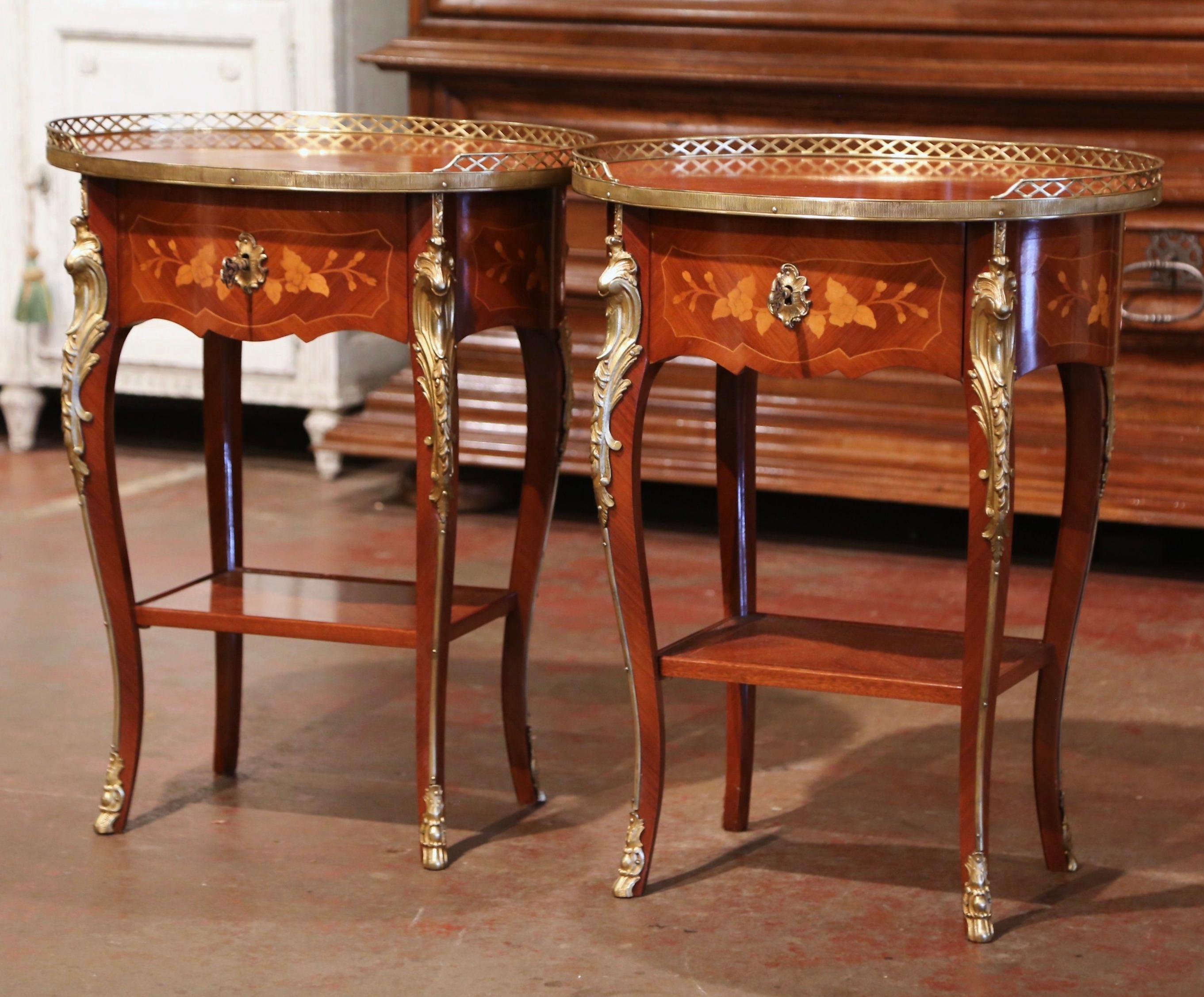 Pair of Early 20th Century French Louis XV Walnut Marquetry & Brass Side Tables In Excellent Condition In Dallas, TX