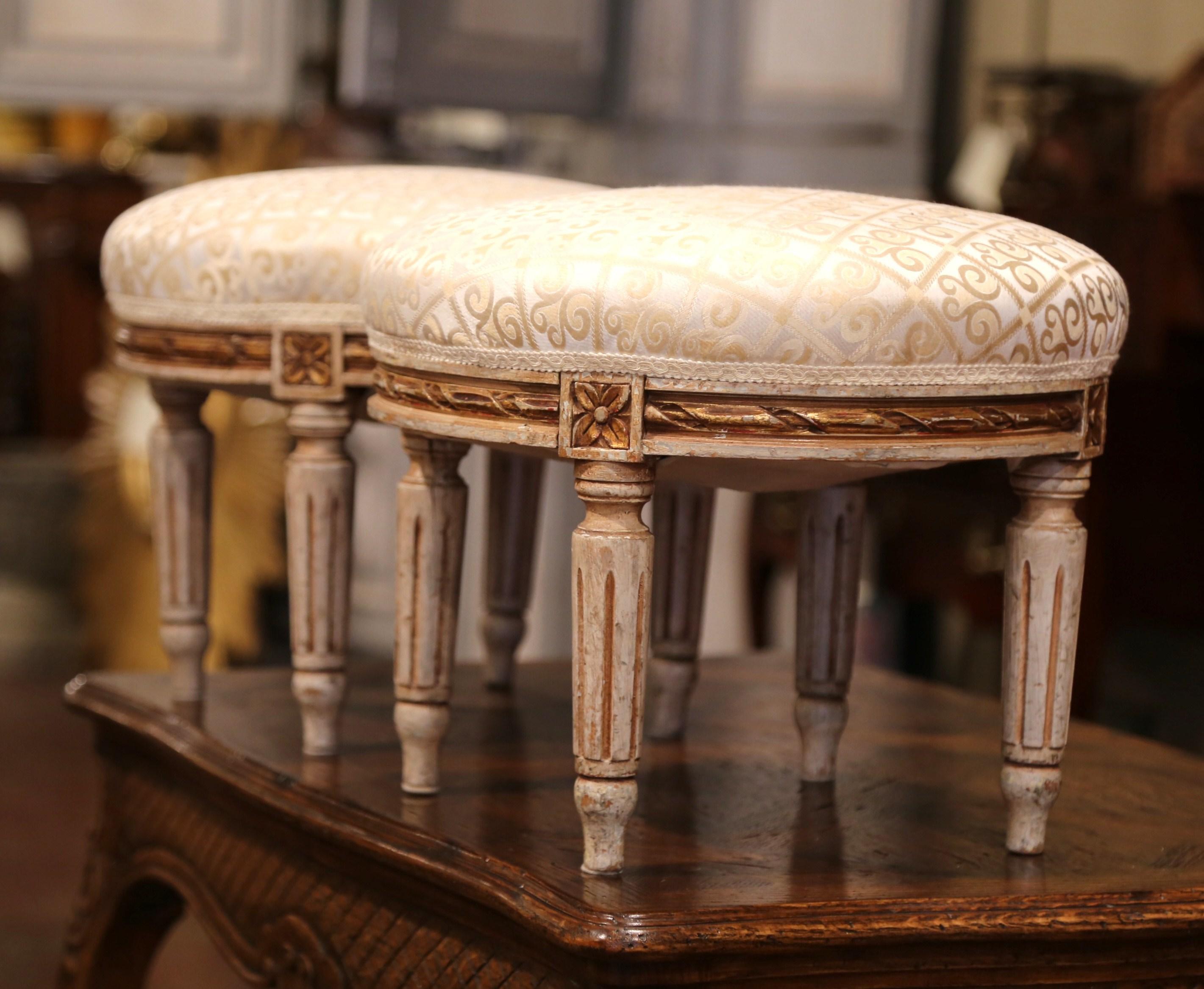 Pair of Early 20th Century French Louis XVI Carved Painted and Gilt Footstools In Excellent Condition In Dallas, TX