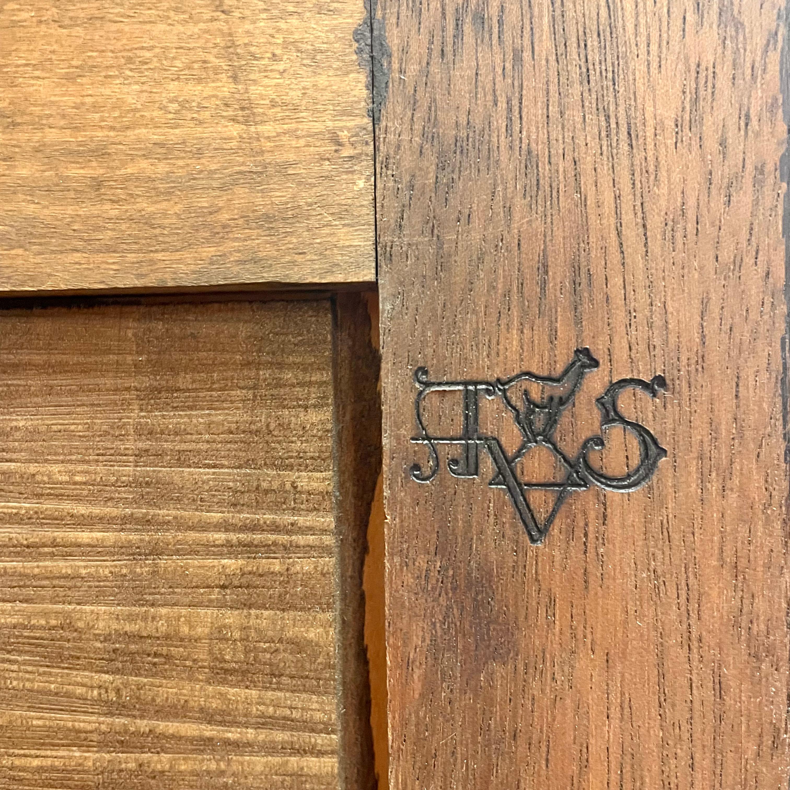 Paire de buffets et tables de nuit en acajou de style Louis XVI du début du 20e siècle 9