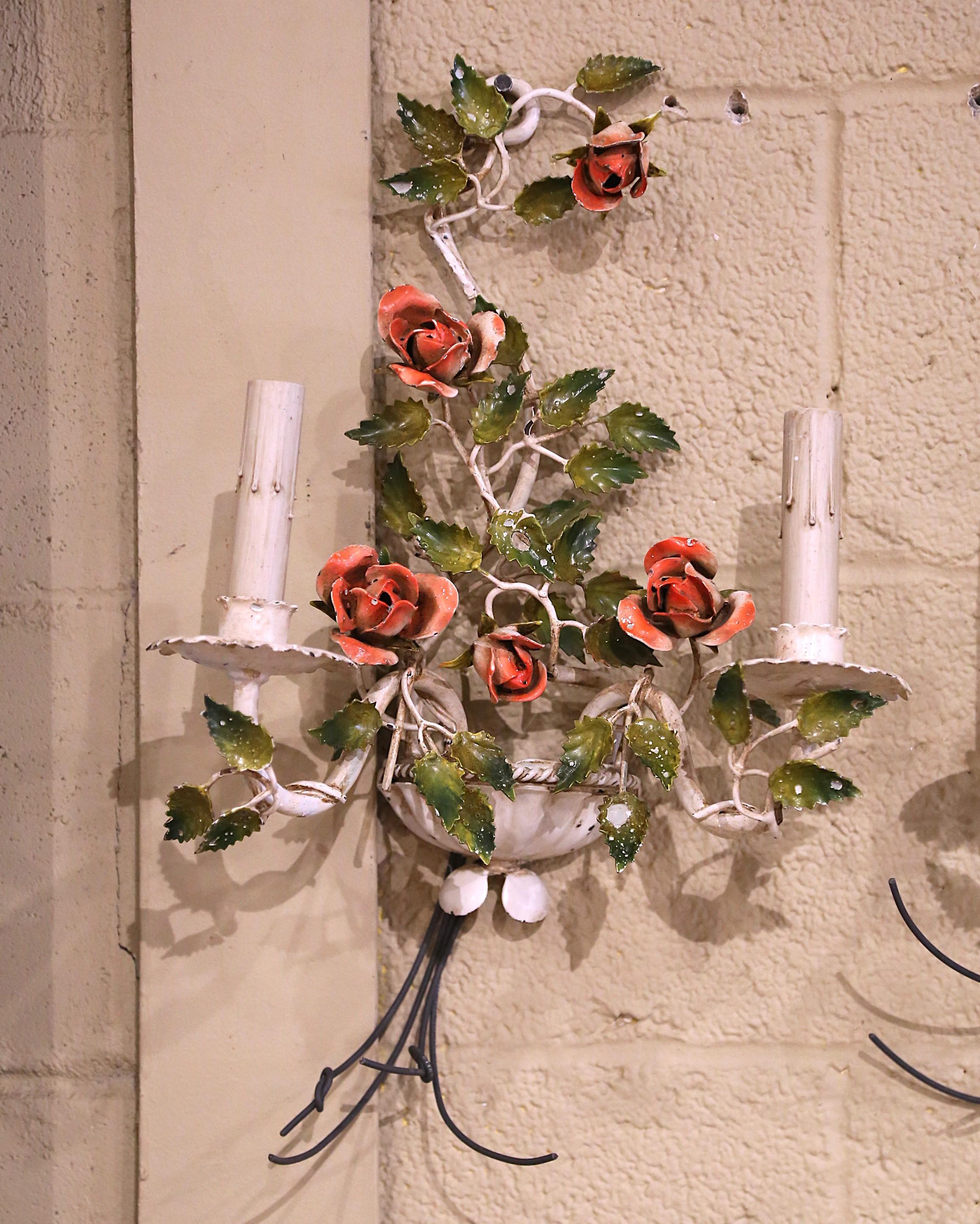 Hand-Crafted Pair of Early 20th Century French Painted Metal Roses & Leaves Wall Sconces For Sale
