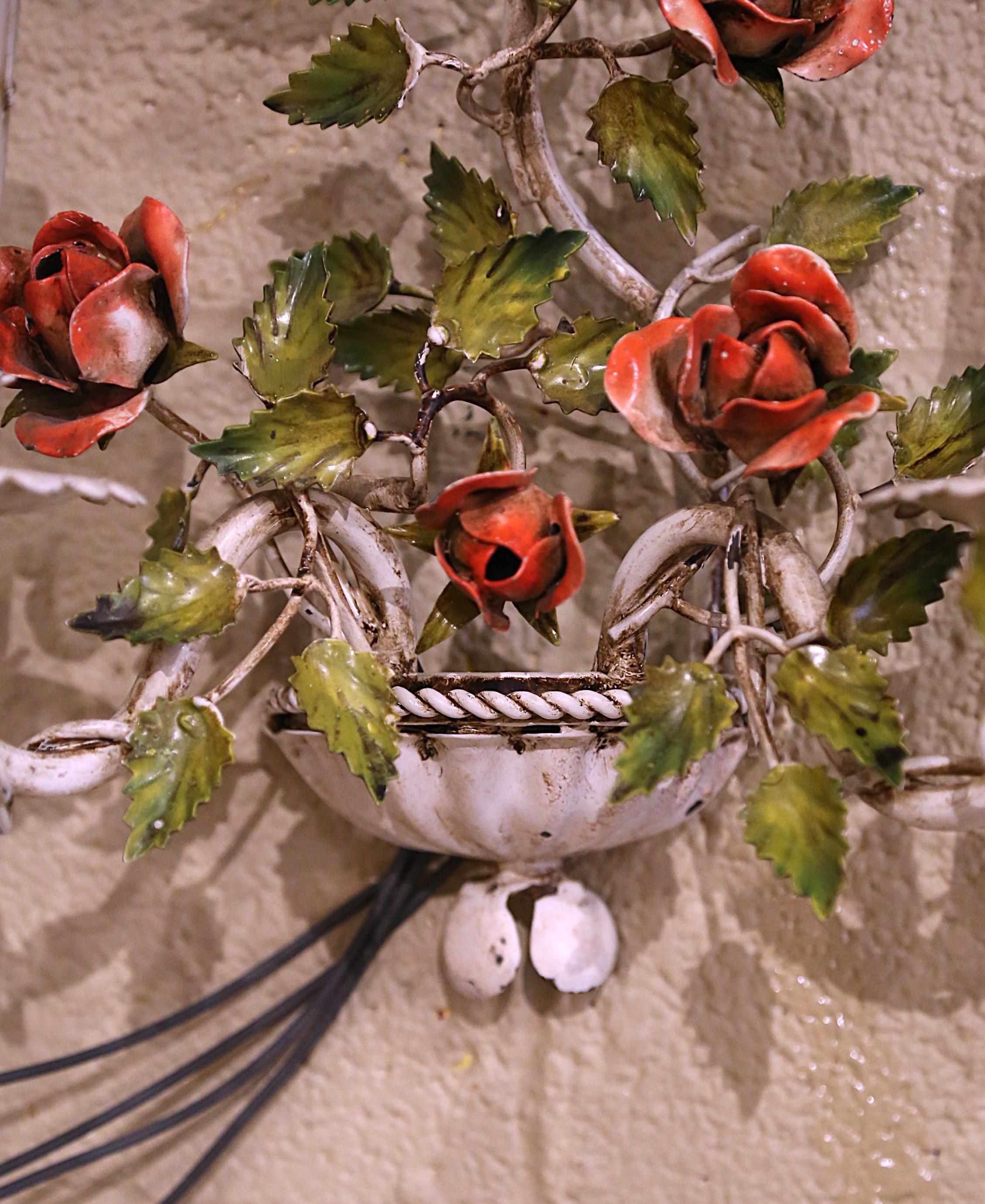 Pair of Early 20th Century French Painted Metal Roses & Leaves Wall Sconces In Excellent Condition For Sale In Dallas, TX