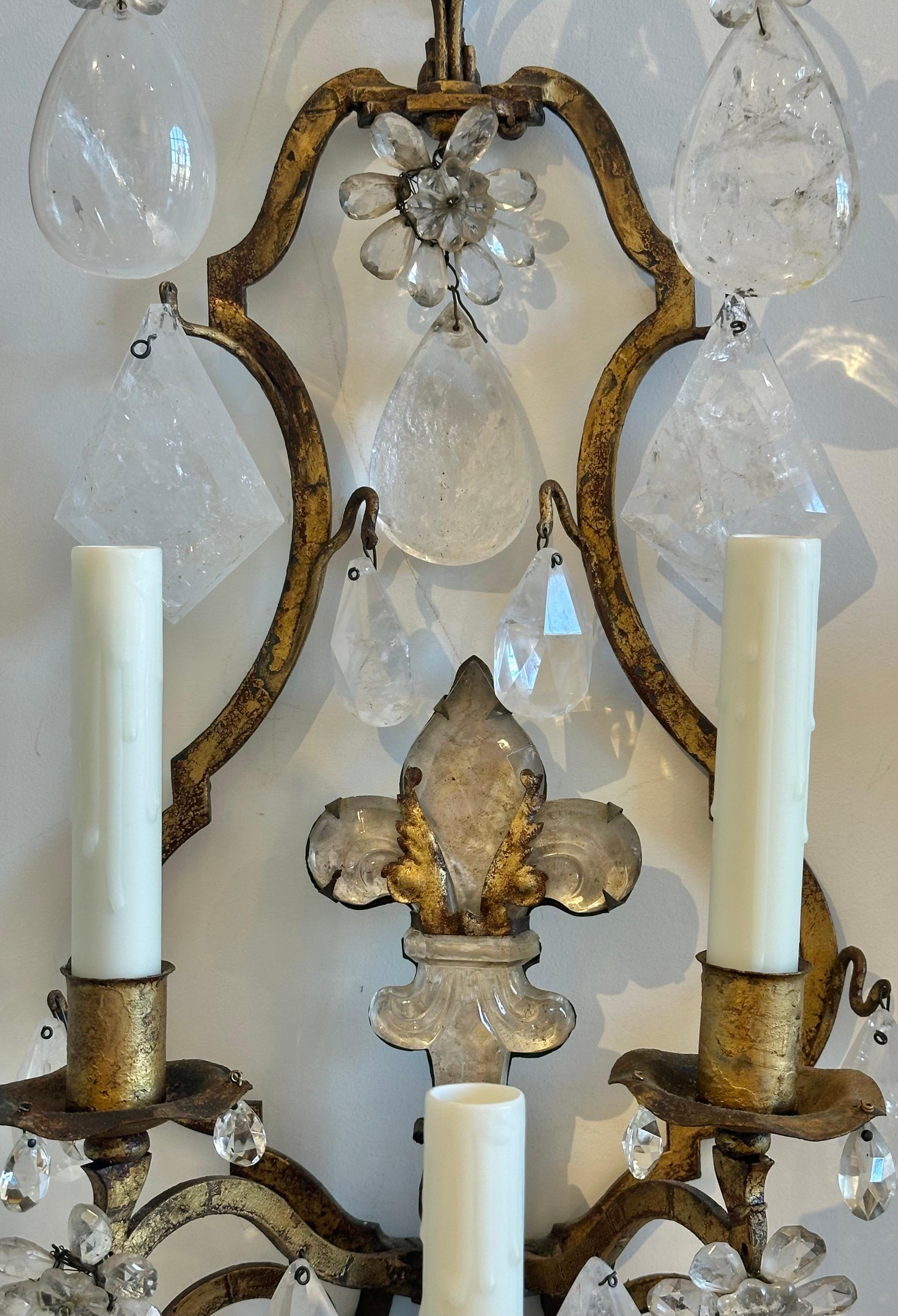 Pareja de apliques franceses de cristal de roca de principios del siglo XX Cristal de roca en venta