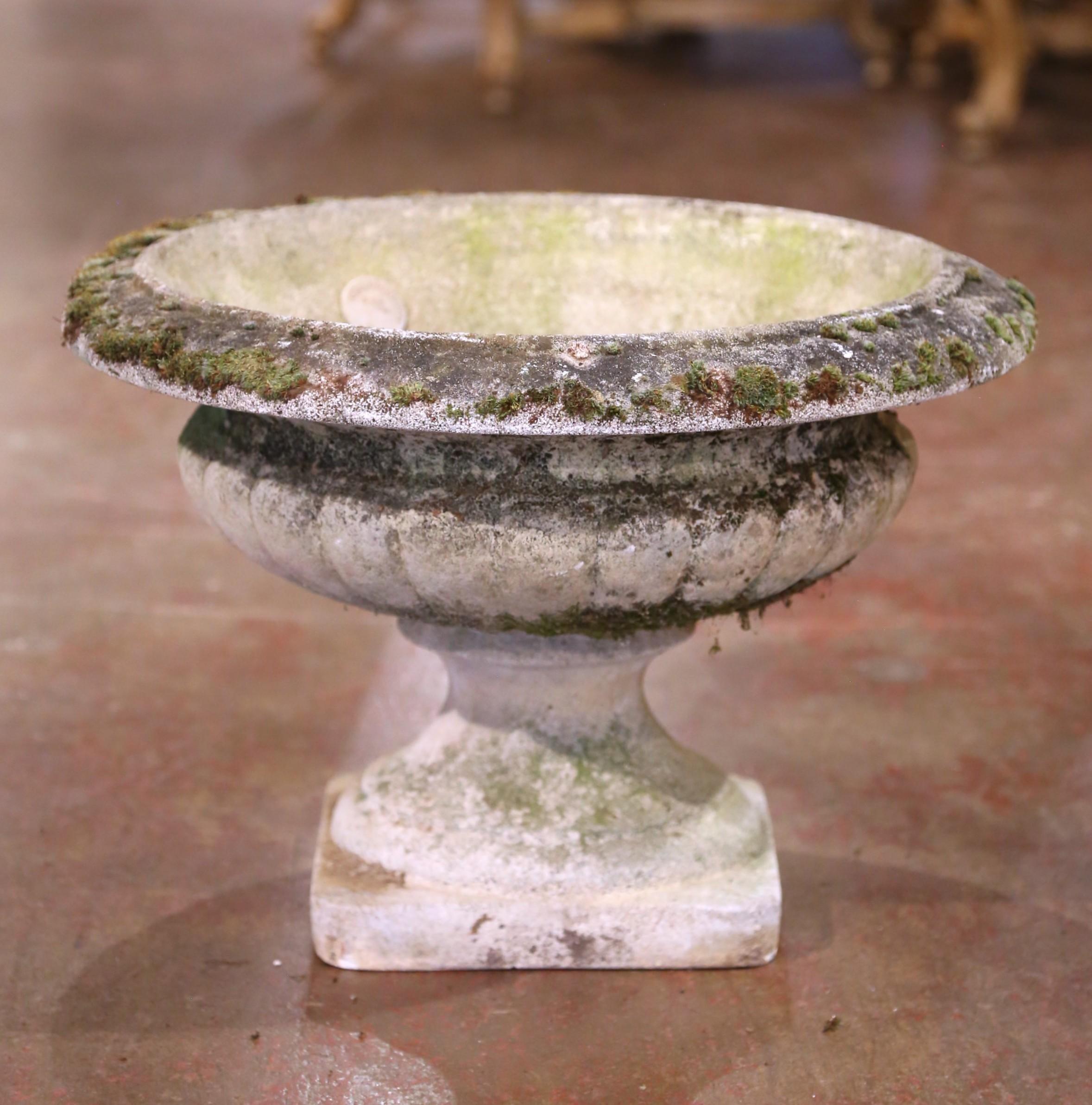 Hand-Carved Pair of Early 20th Century French Stone Garden Urns Planters by Grandon Freres For Sale