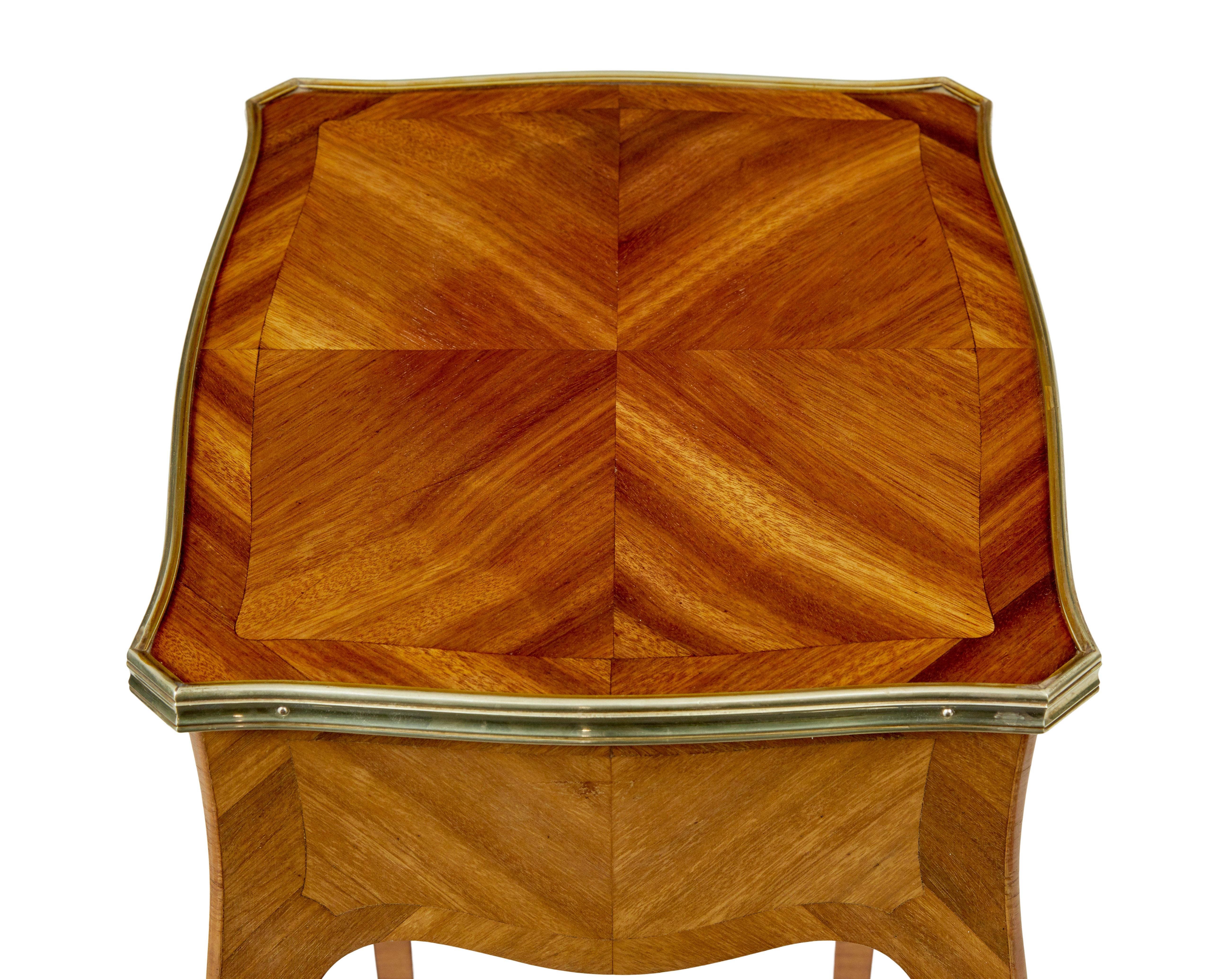 Pair of early 20th century French walnut side tables For Sale 3