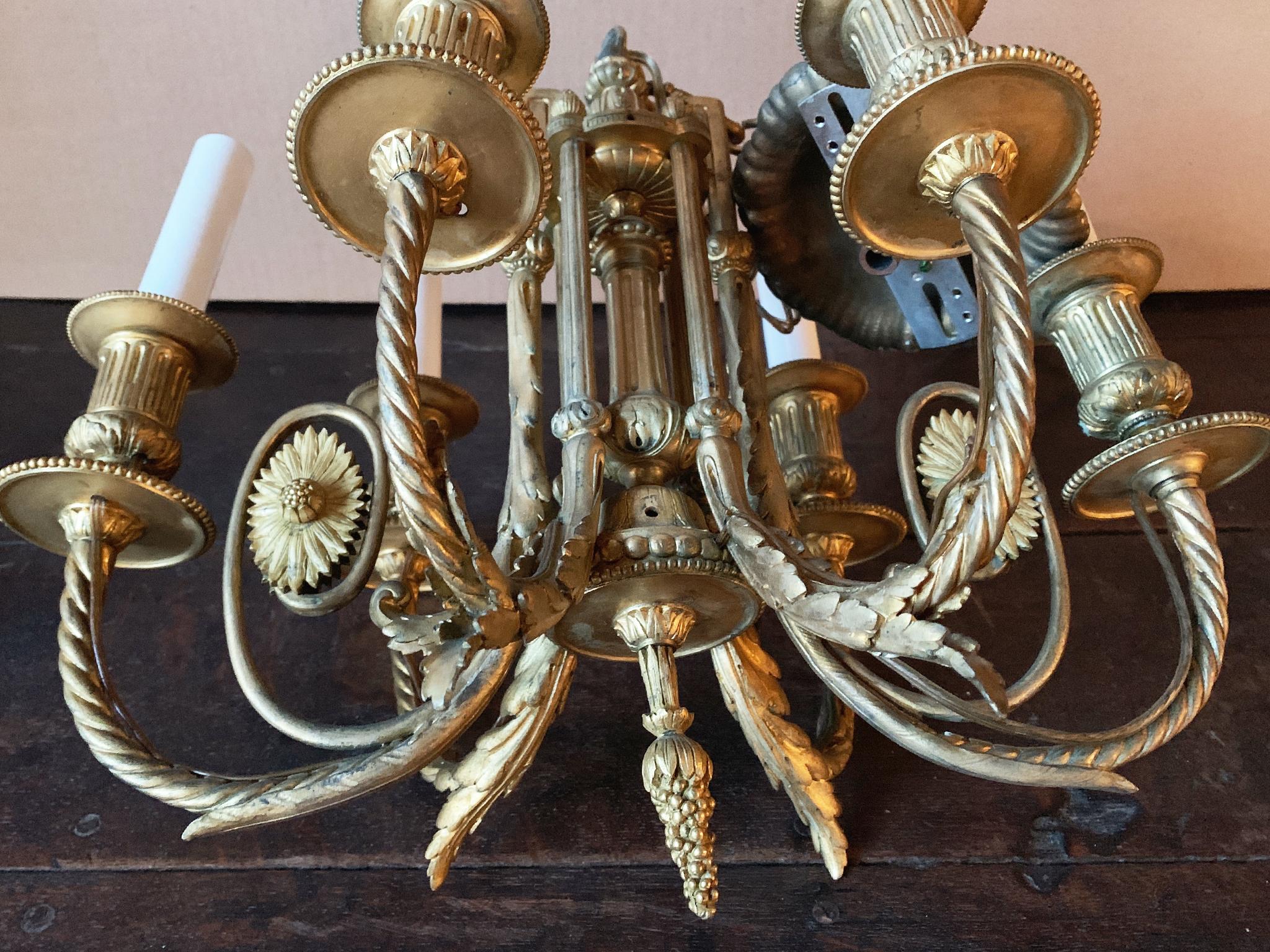 Pair of Early 20th Century Gilt Bronze Chandeliers For Sale 10