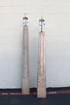 Coppia di lampade da terra monumentali in granito dei primi del Novecento