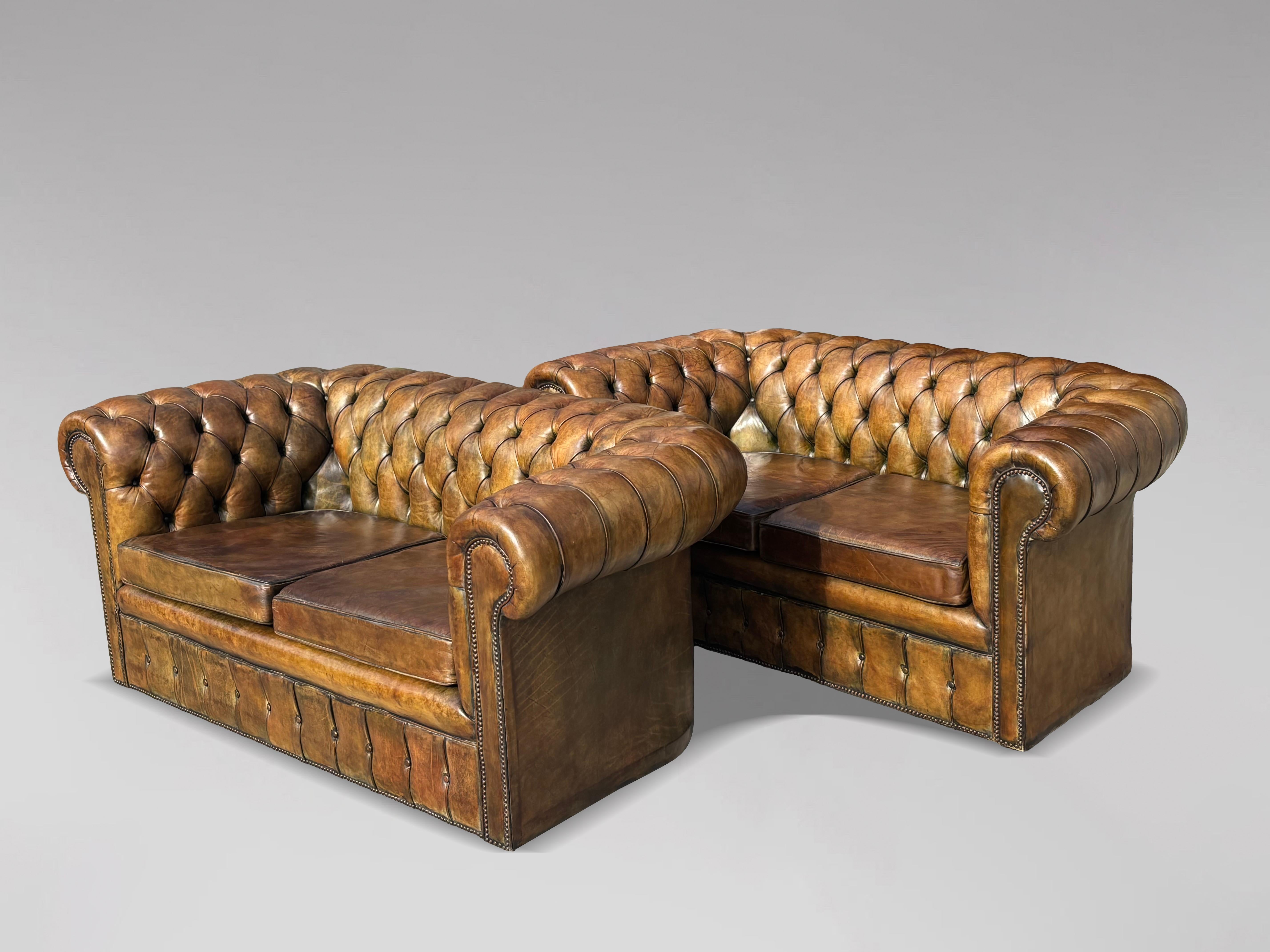 Pair of Early 20th Century Green Leather 2-Seater Chesterfields For Sale 8