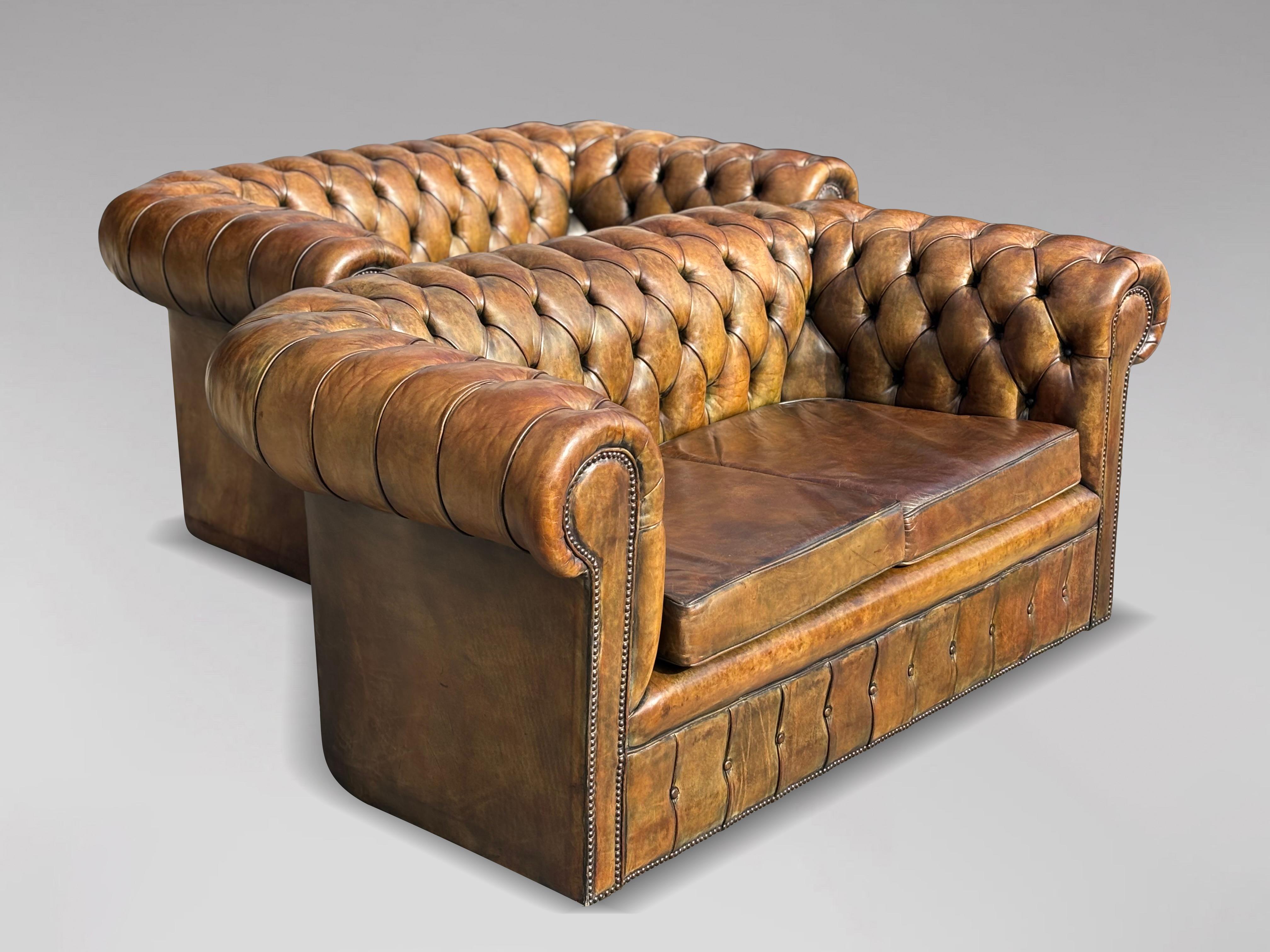 Pair of Early 20th Century Green Leather 2-Seater Chesterfields For Sale 9