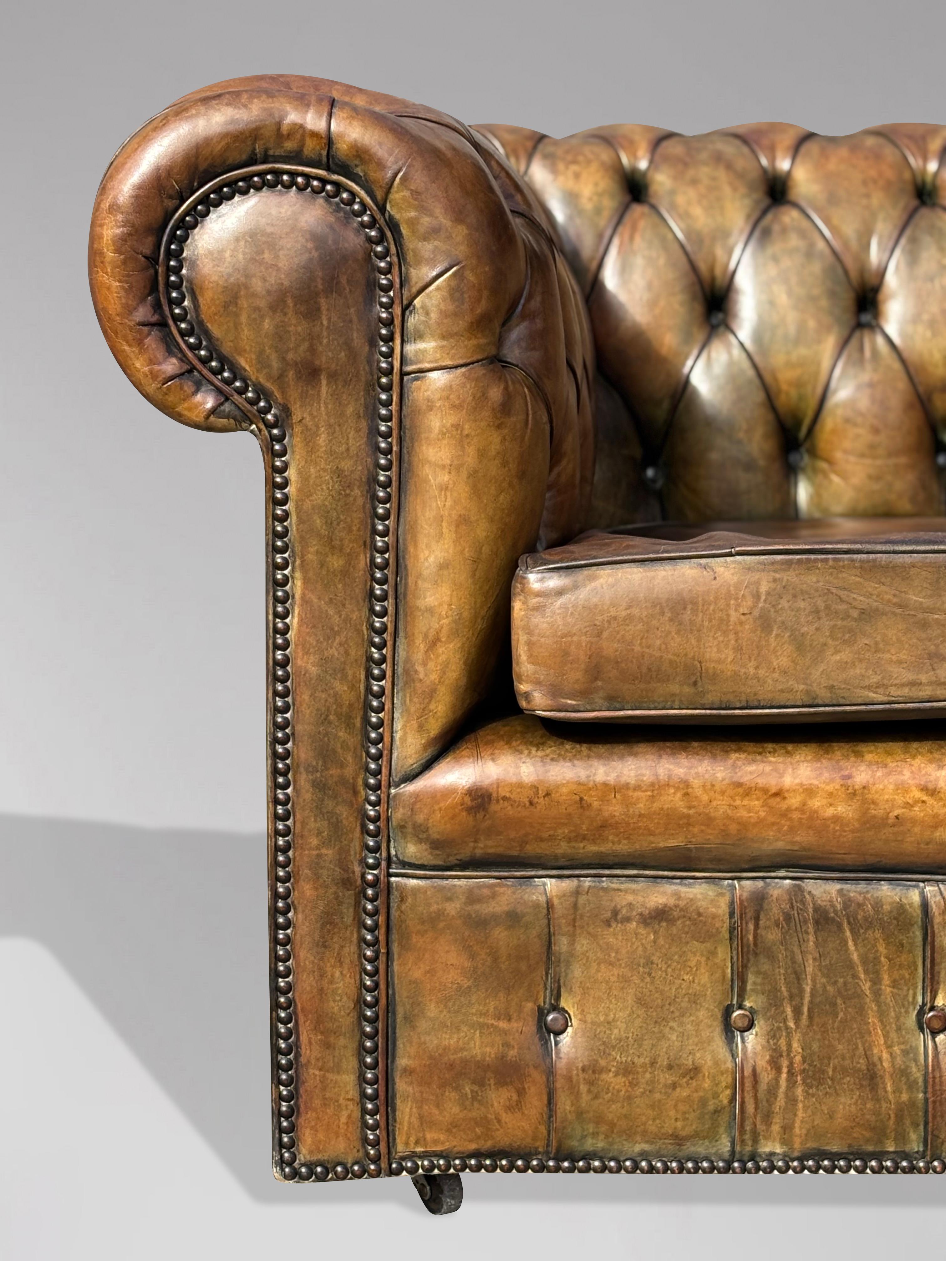 Pair of Early 20th Century Green Leather 2-Seater Chesterfields For Sale 2