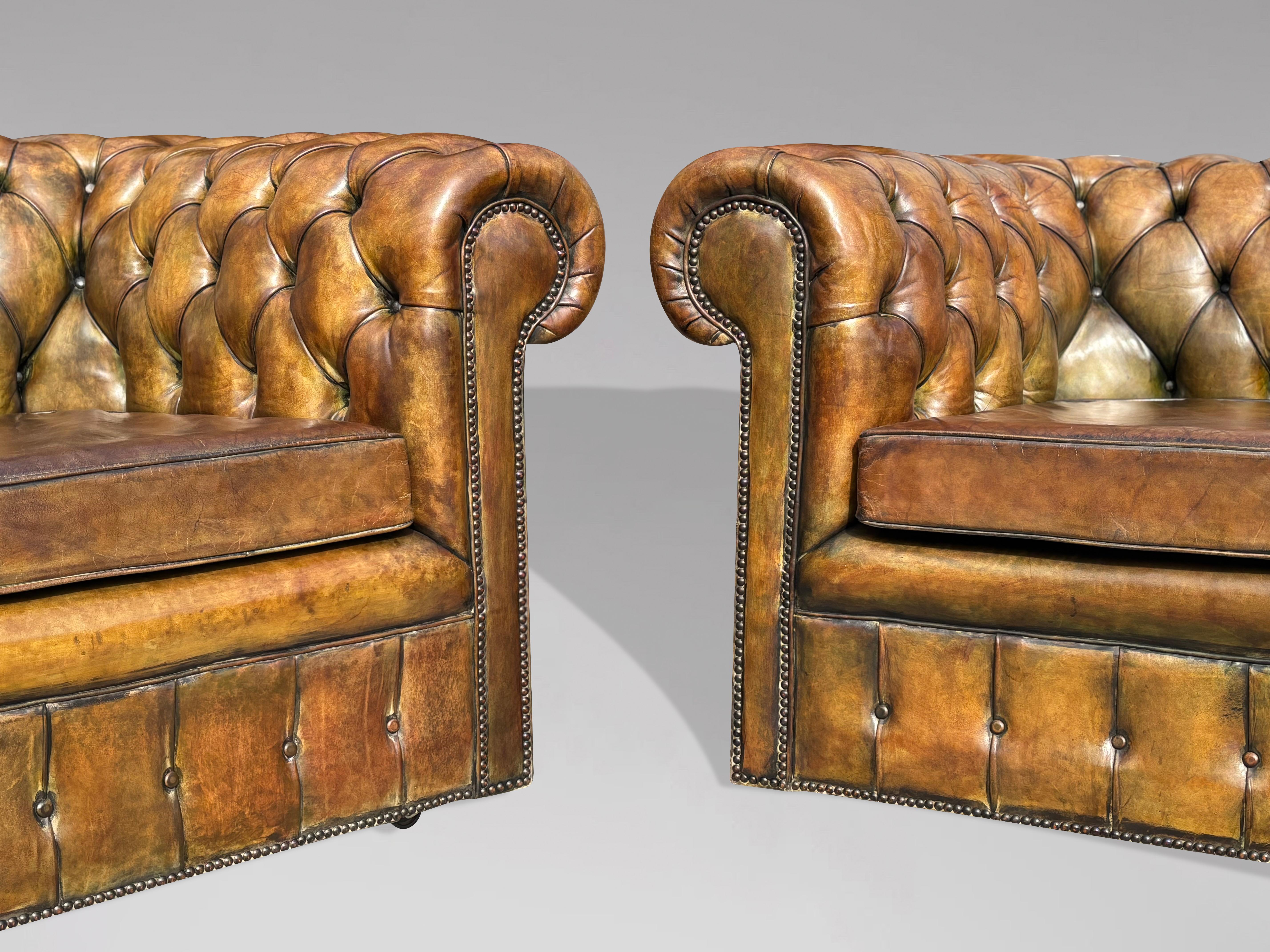 Pair of Early 20th Century Green Leather 2-Seater Chesterfields For Sale 3