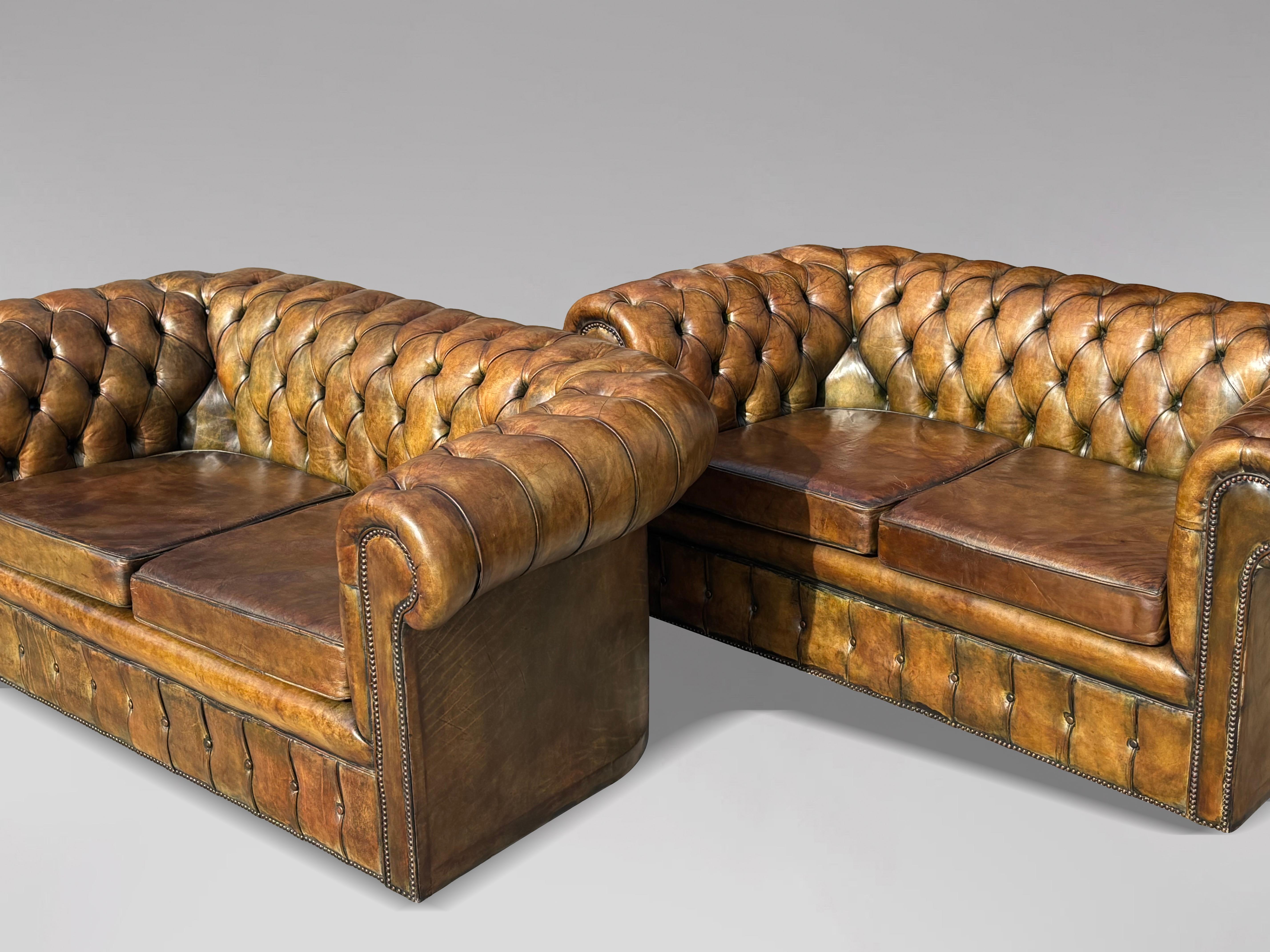 Pair of Early 20th Century Green Leather 2-Seater Chesterfields For Sale 4