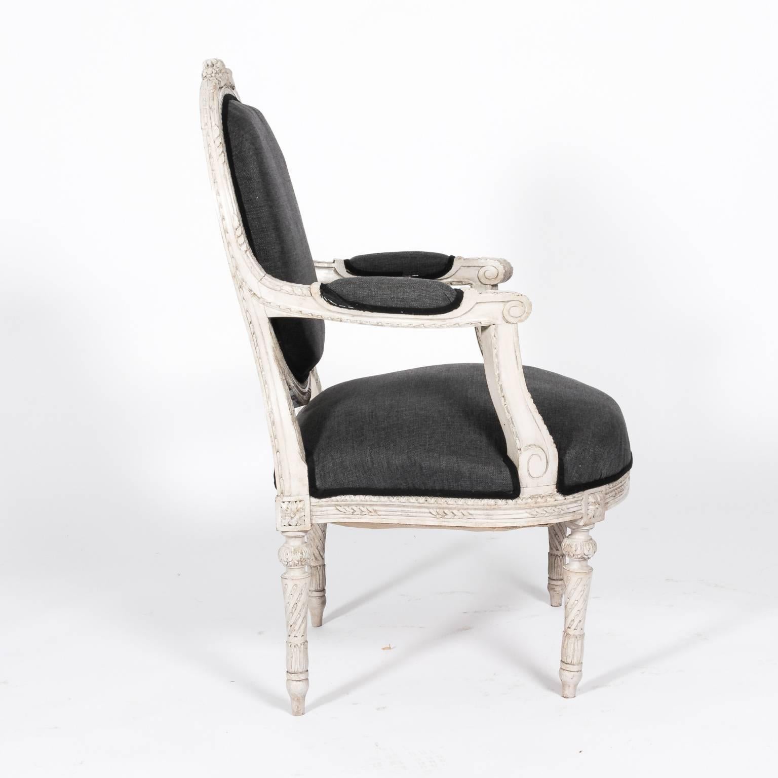 Pair of Early 20th Century Gustavian Armchairs For Sale 6