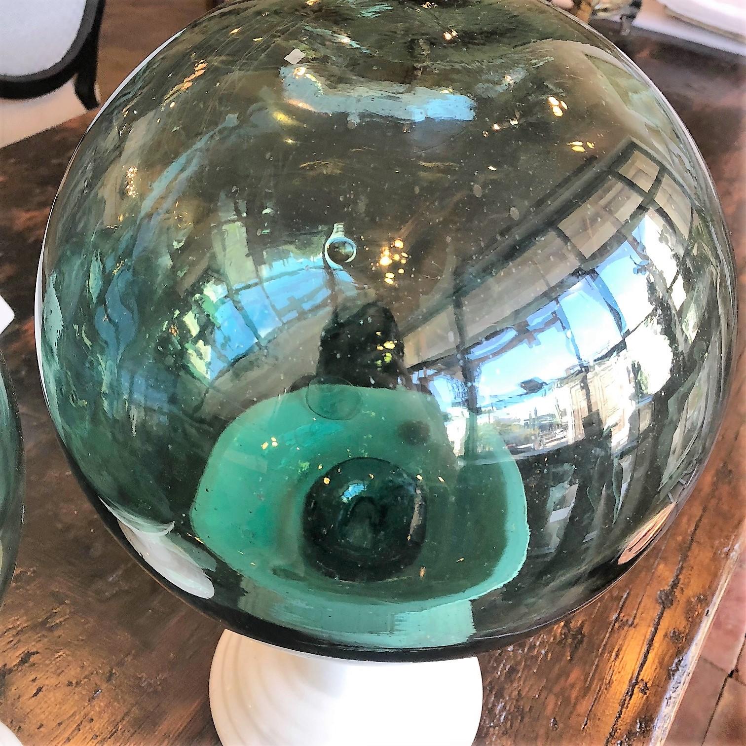 Pair of Early 20th Century Handblown Glass Orbs In Good Condition For Sale In Dallas, TX