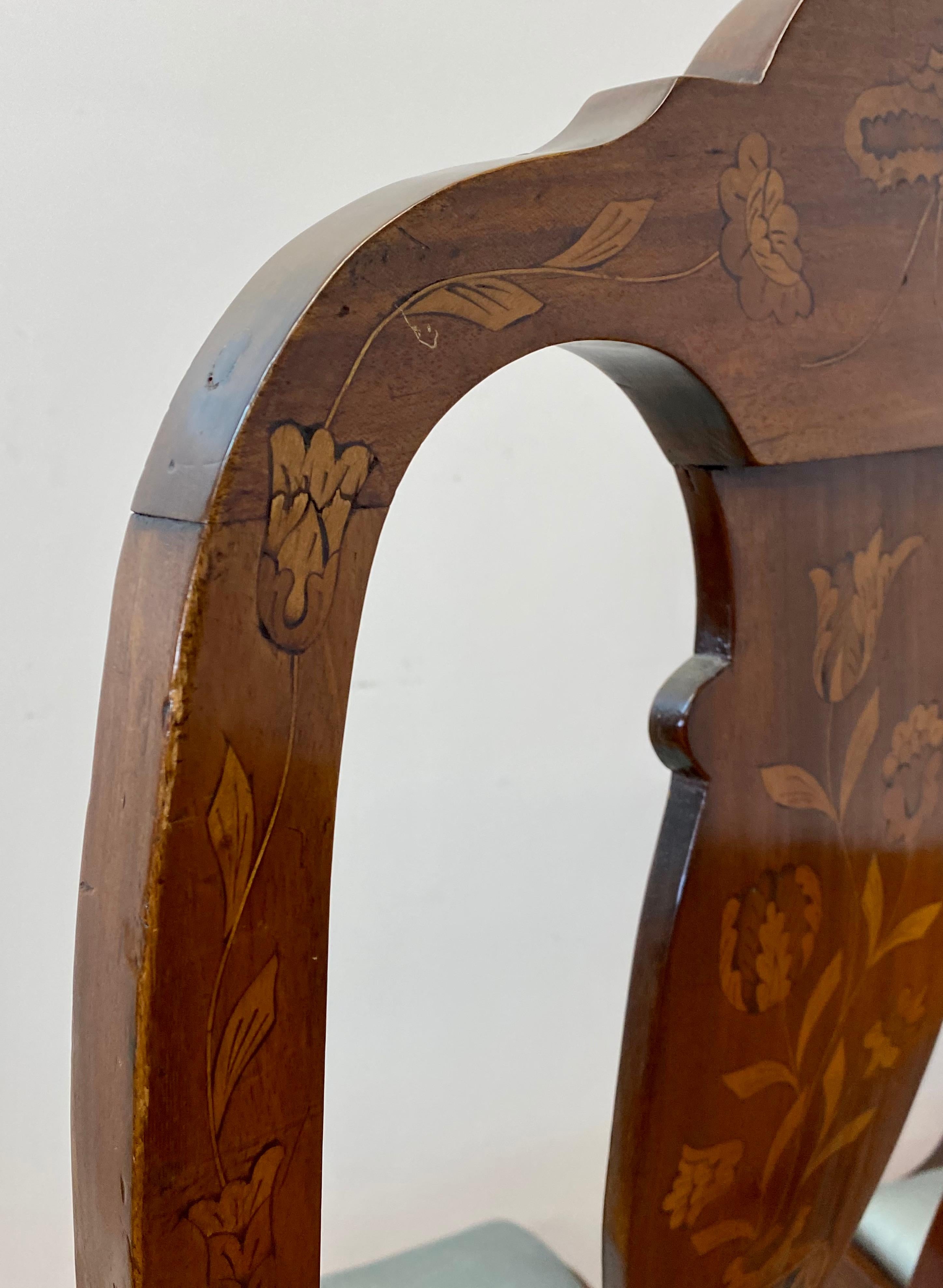 Paire de chaises d'appoint de style Chippendale incrustées du début du XXe siècle en vente 6