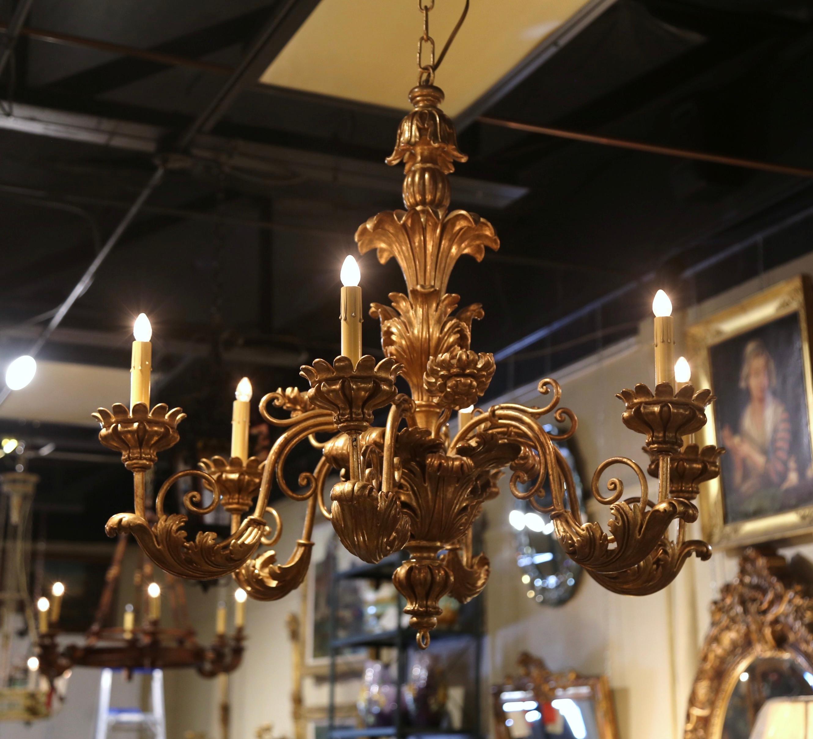 Pair of Early 20th Century Italian Carved Giltwood Six-Light Chandeliers 6