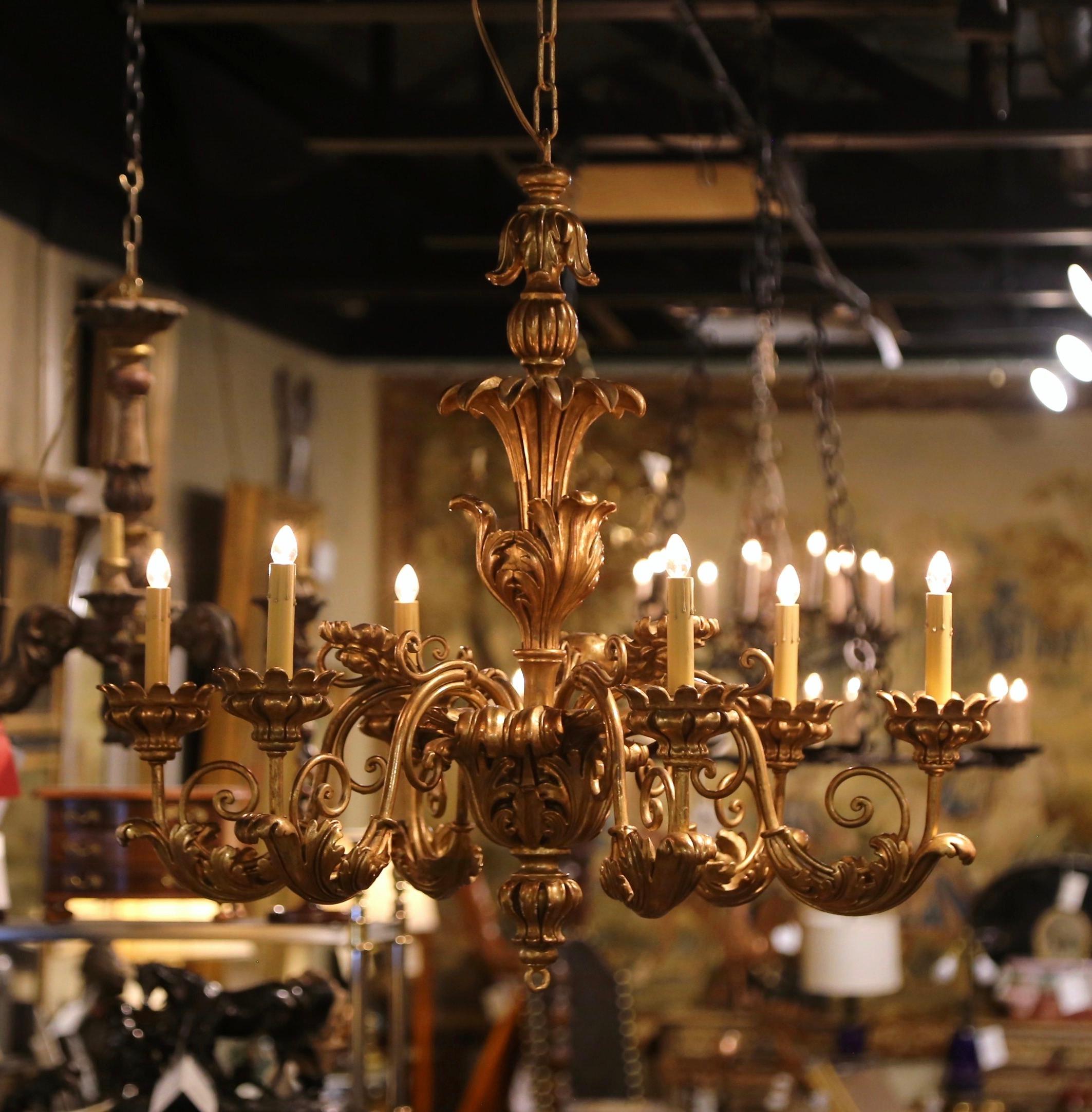 Pair of Early 20th Century Italian Carved Giltwood Six-Light Chandeliers 2