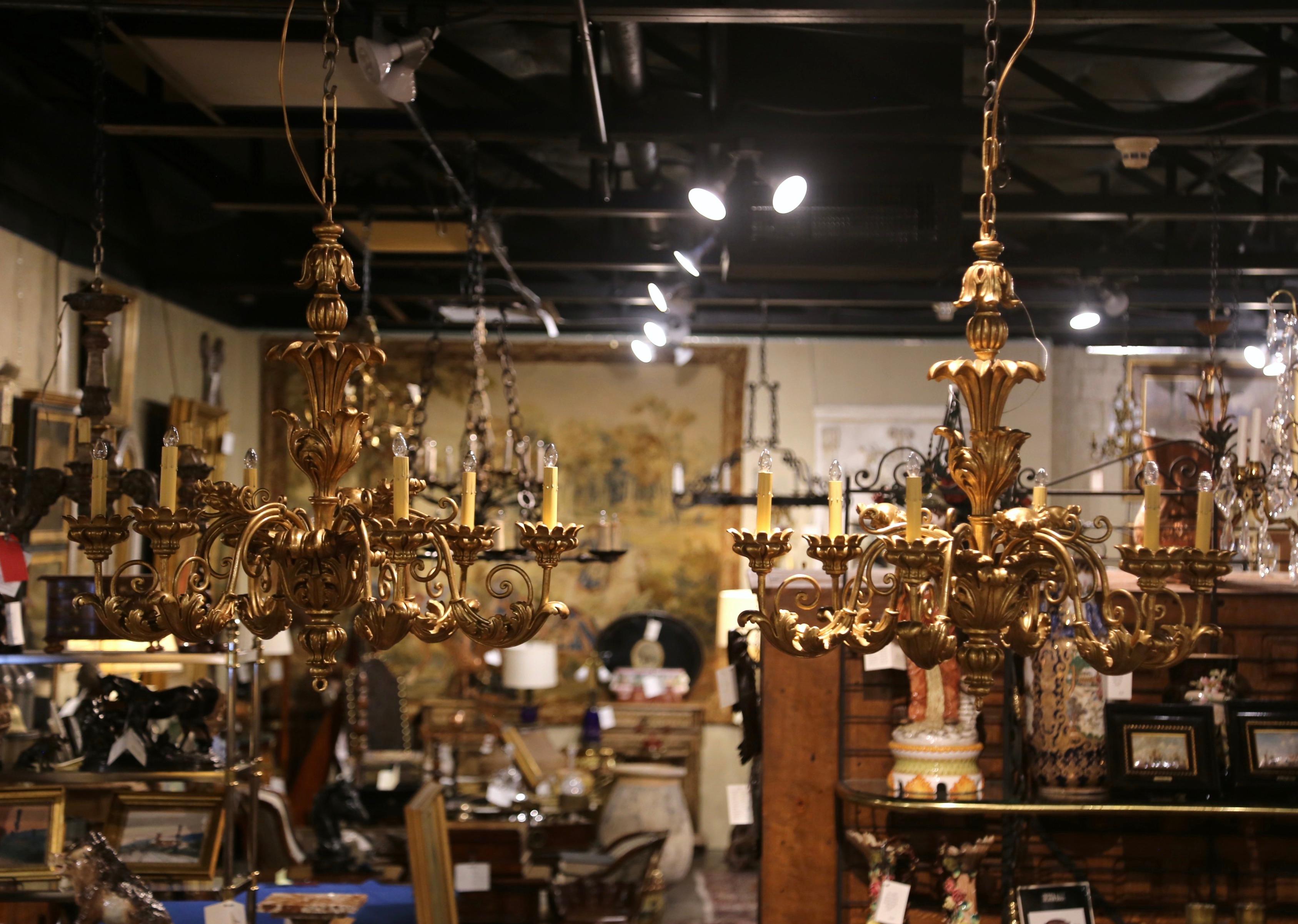 Pair of Early 20th Century Italian Carved Giltwood Six-Light Chandeliers 4