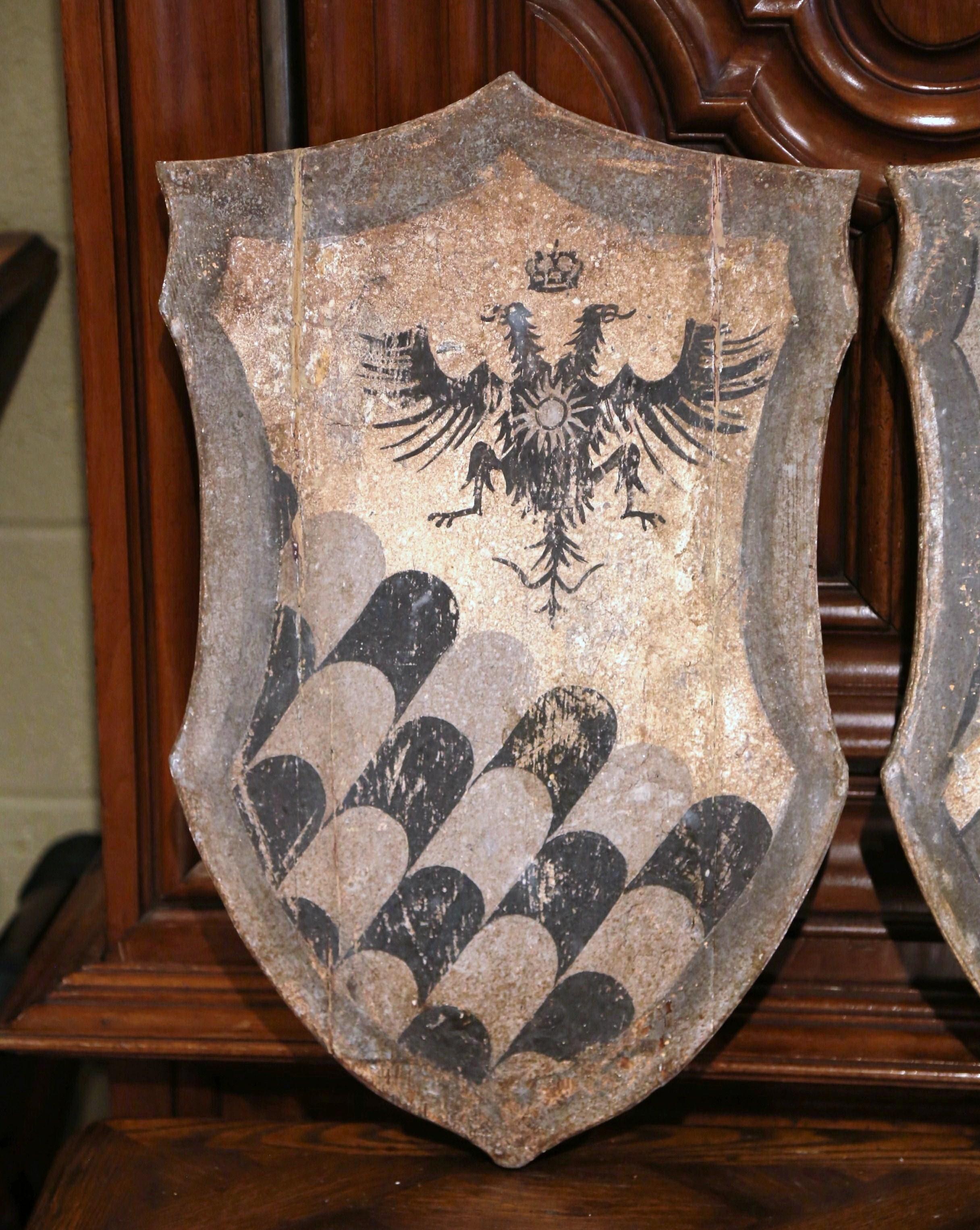 Gothic Pair of Early 20th Century Italian Carved Painted Wall Hanging Shields