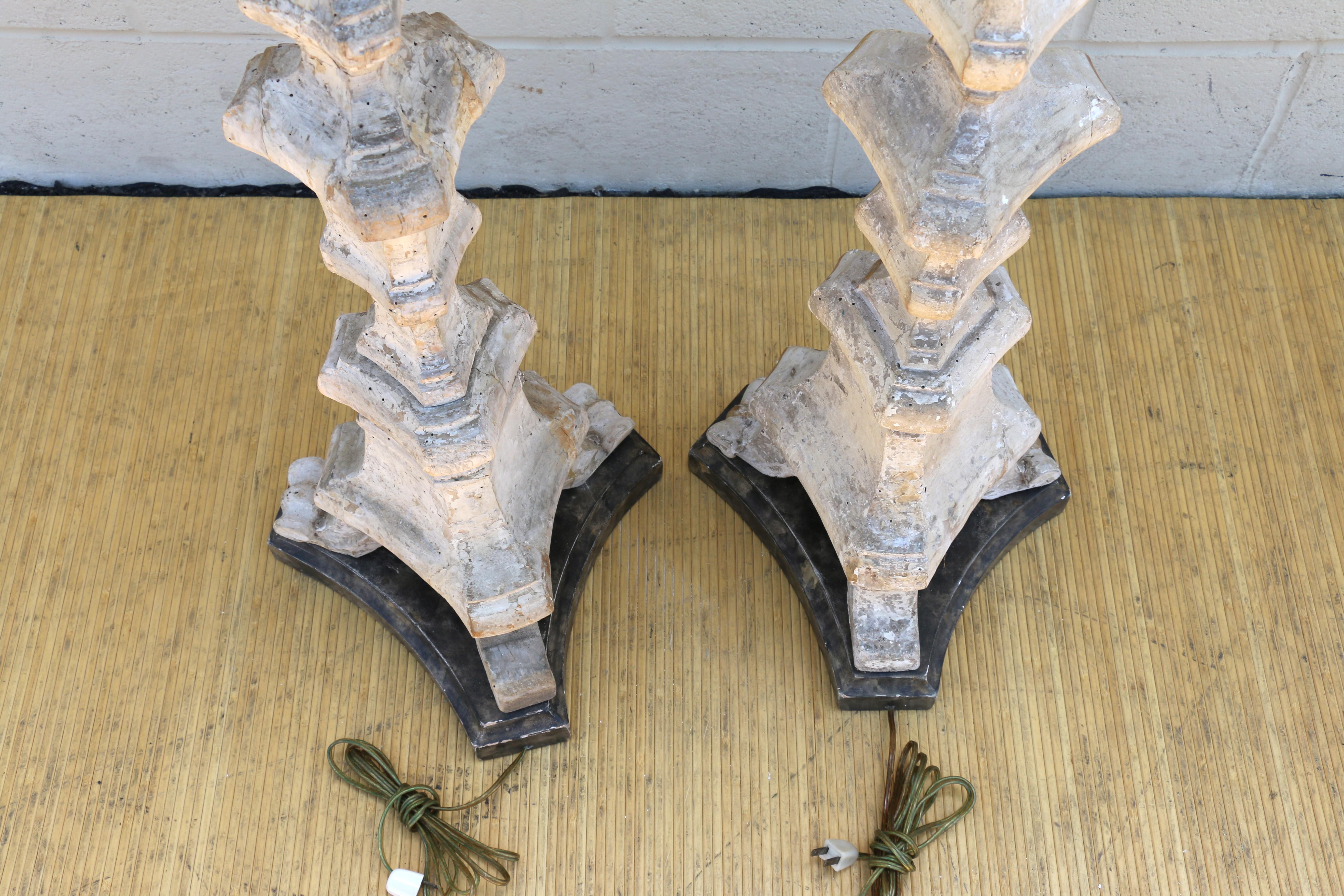Pair of Early 20th Century Italian Hand-Carved Giltwood Neoclassical Floor Lamps For Sale 7