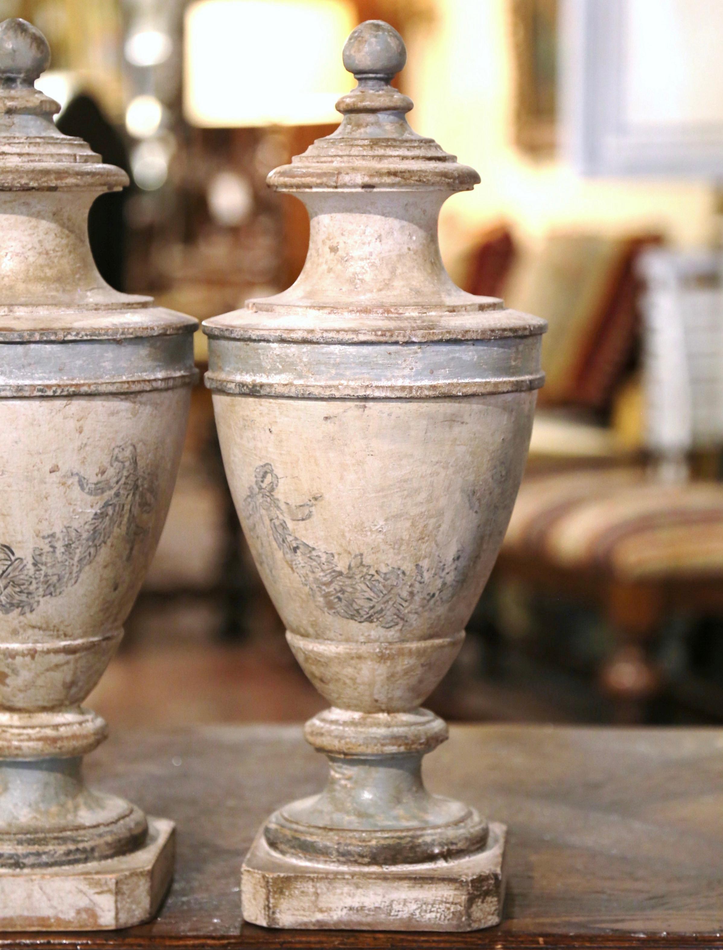Neoclassical Pair of Early 20th Century Italian Hand Carved Oak and Painted Urns Finials