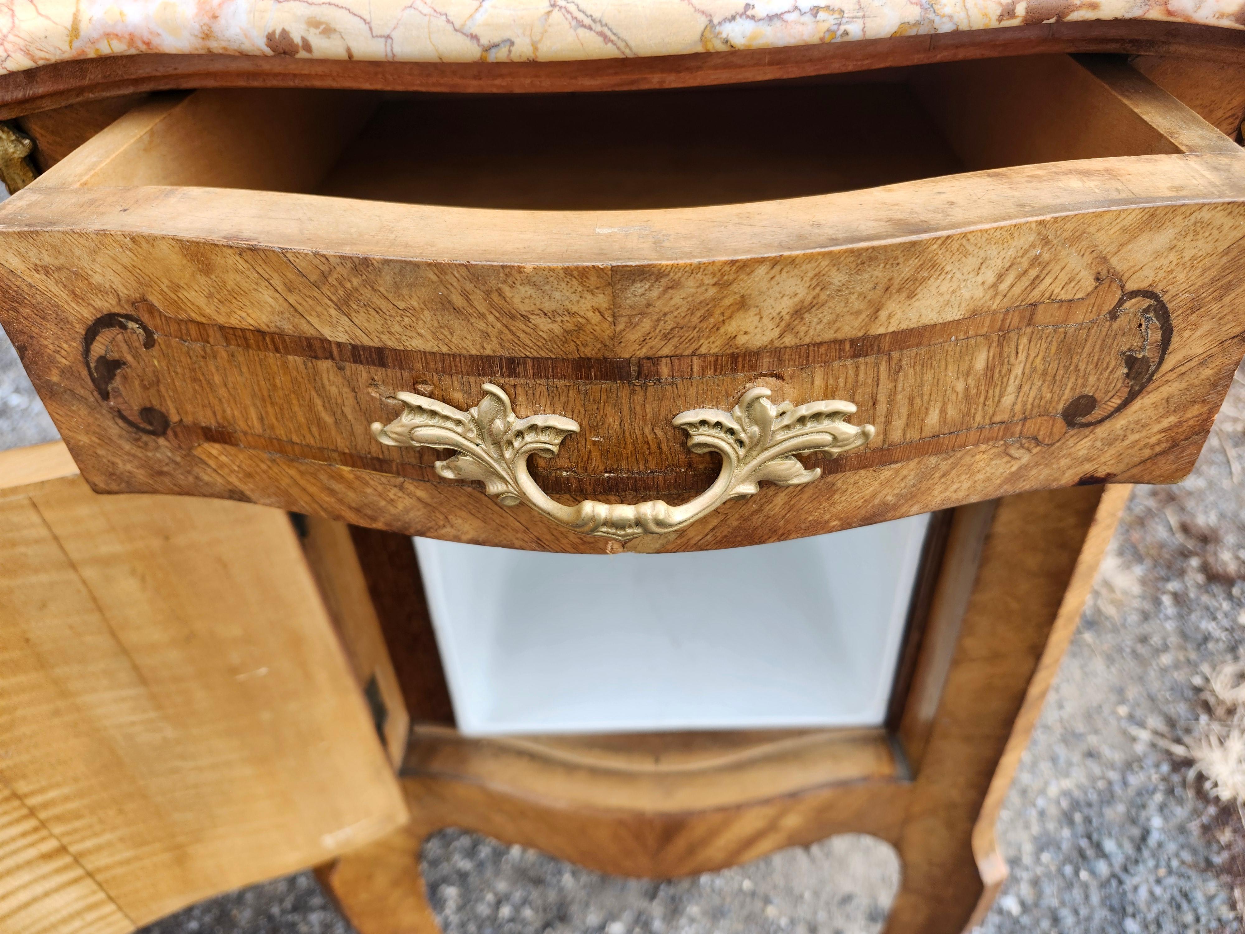 Pair of Early 20th Century Italian Night Tables Commodes with Marble Tops For Sale 6
