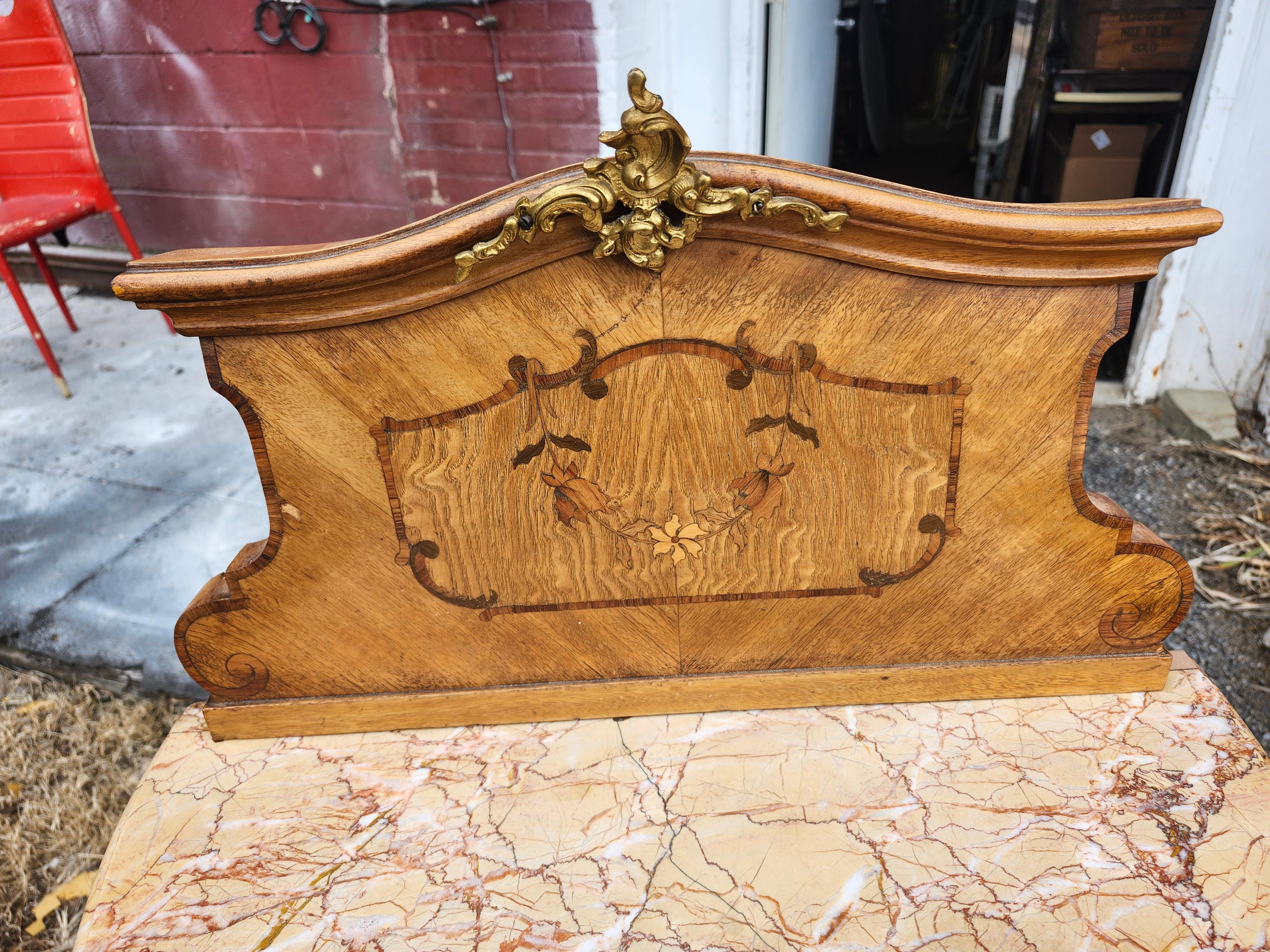 Pair of Early 20th Century Italian Night Tables Commodes with Marble Tops For Sale 12