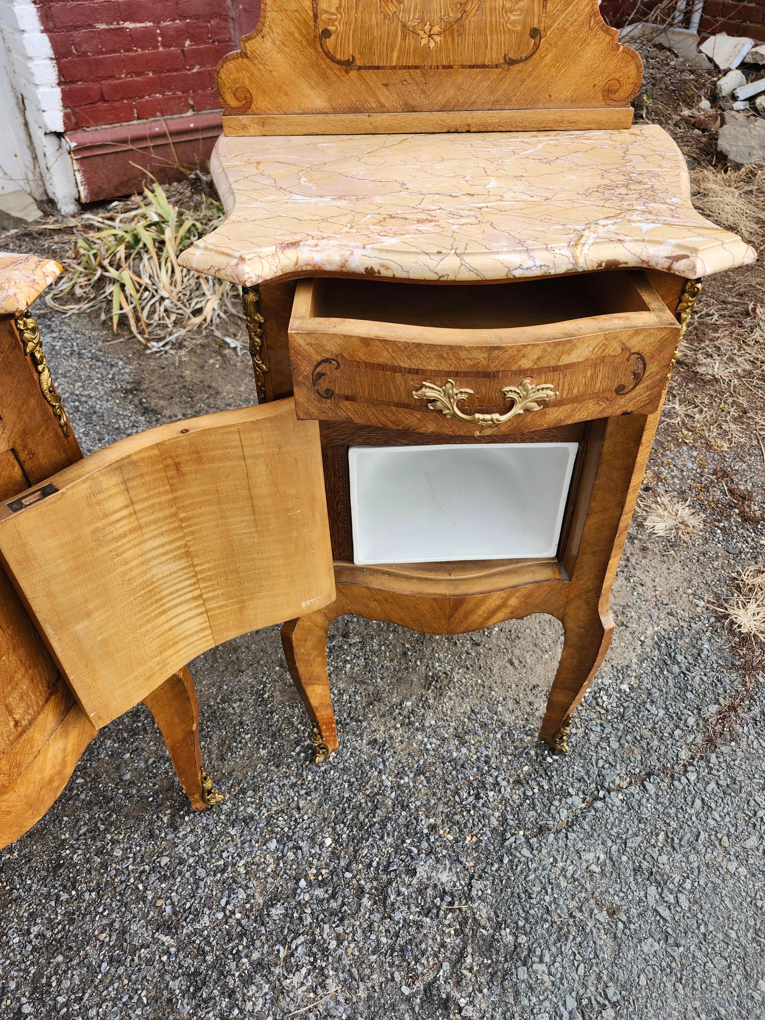 Pair of Early 20th Century Italian Night Tables Commodes with Marble Tops In Good Condition For Sale In Port Jervis, NY