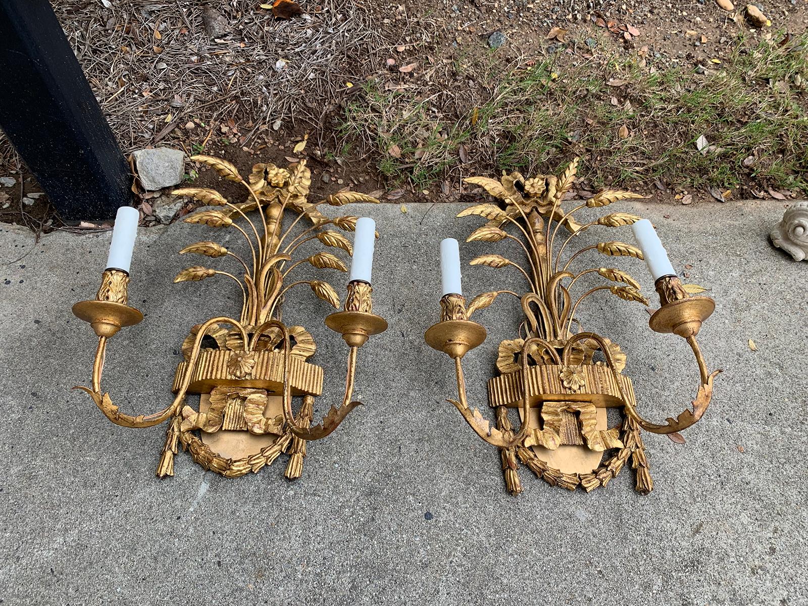 Pair of Early 20th Century Italian Style Giltwood Sconces, Possibly Caldwell In Good Condition For Sale In Atlanta, GA