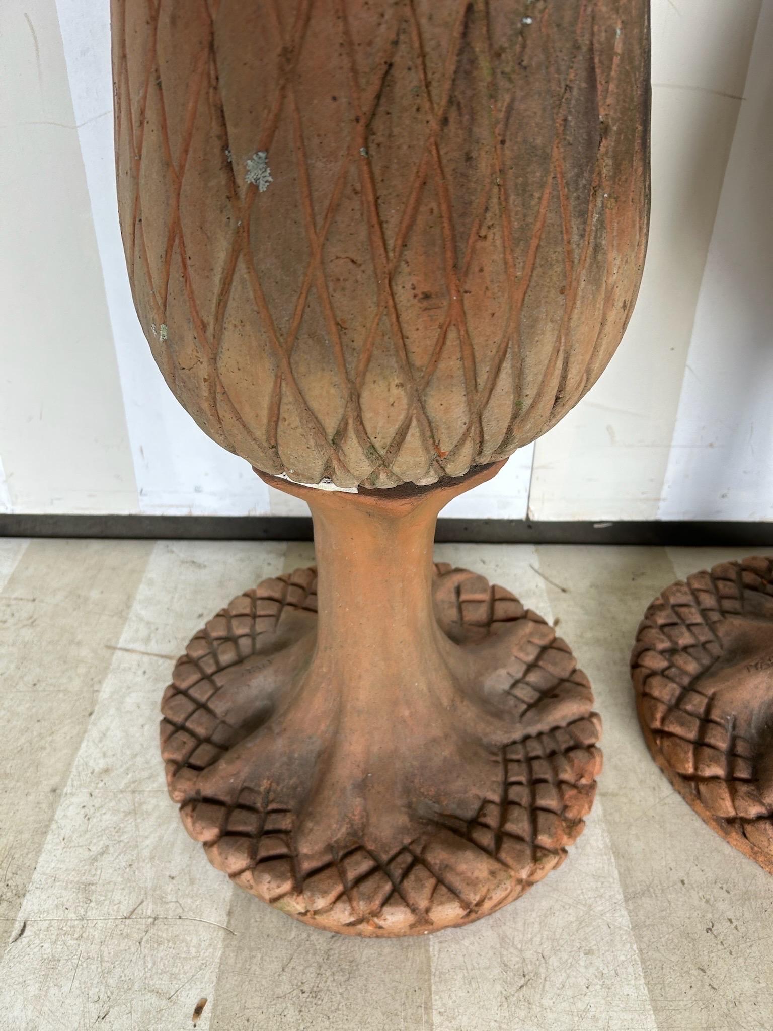 Pareja de remates de ciprés italianos de terracota de principios del siglo XX Terracota en venta