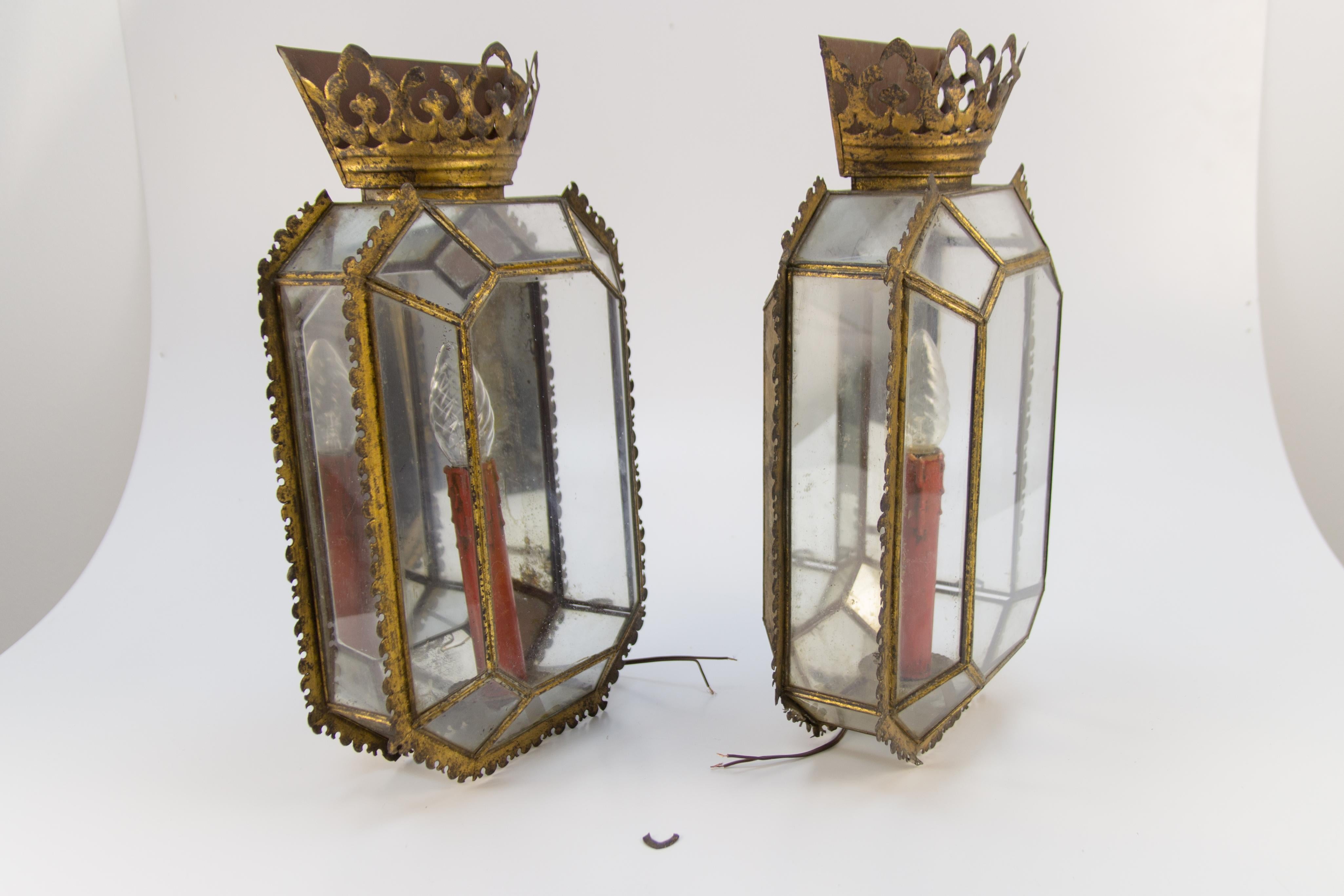 Pair of Early 20th Century Italian Tole and Glass Sconces 14