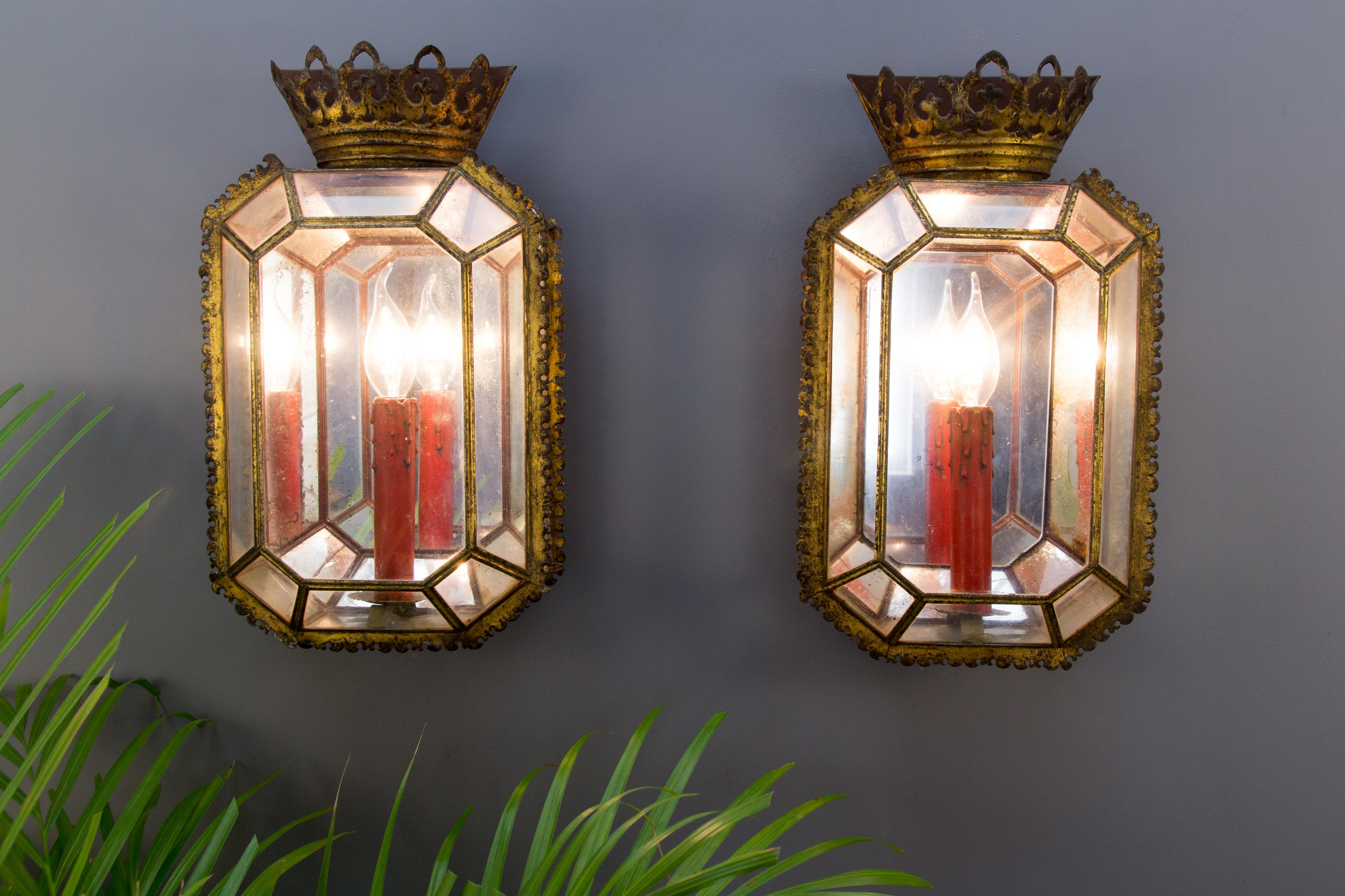 Pair of Early 20th Century Italian Tole and Glass Sconces 16