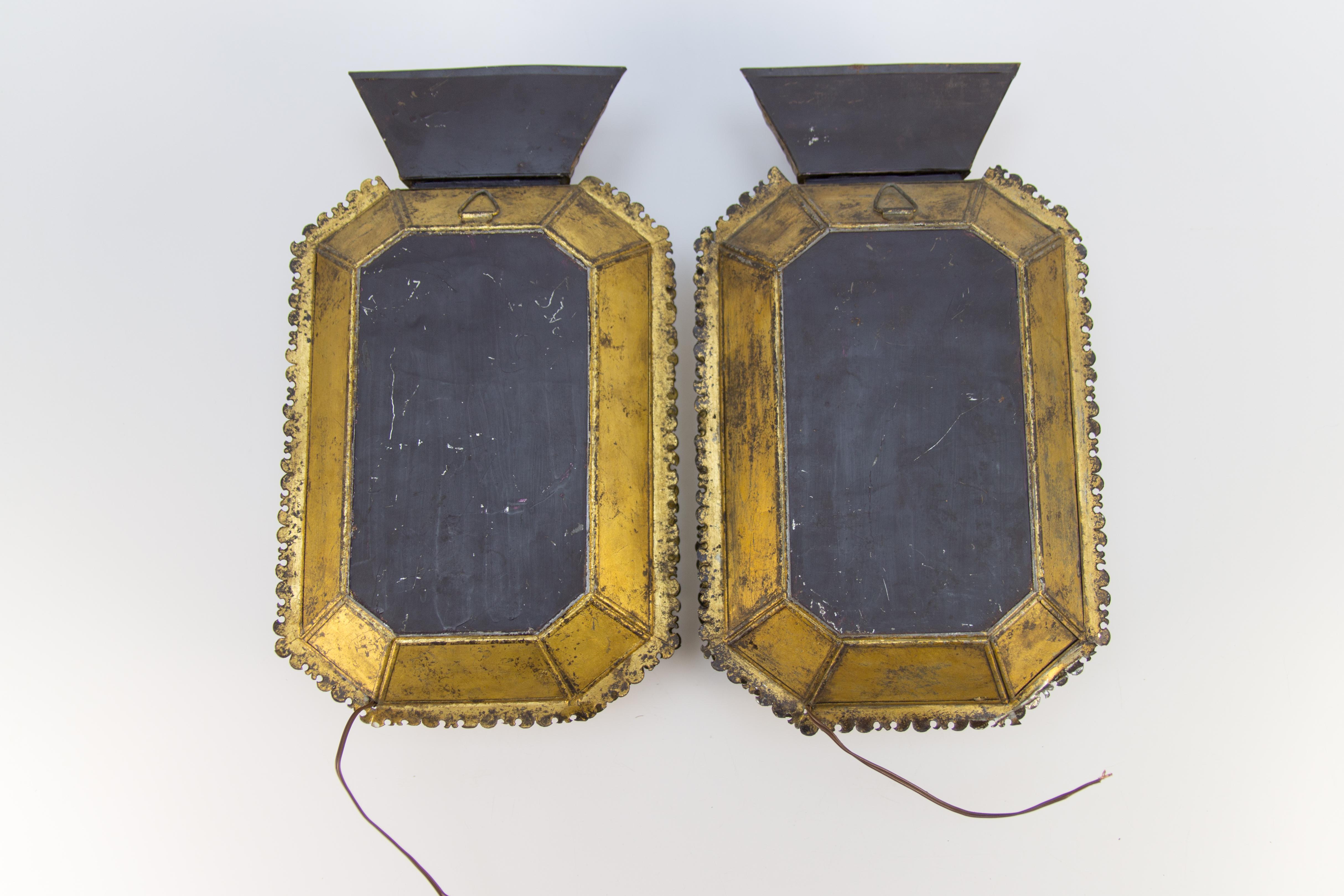 Pair of Early 20th Century Italian Tole and Glass Sconces 3