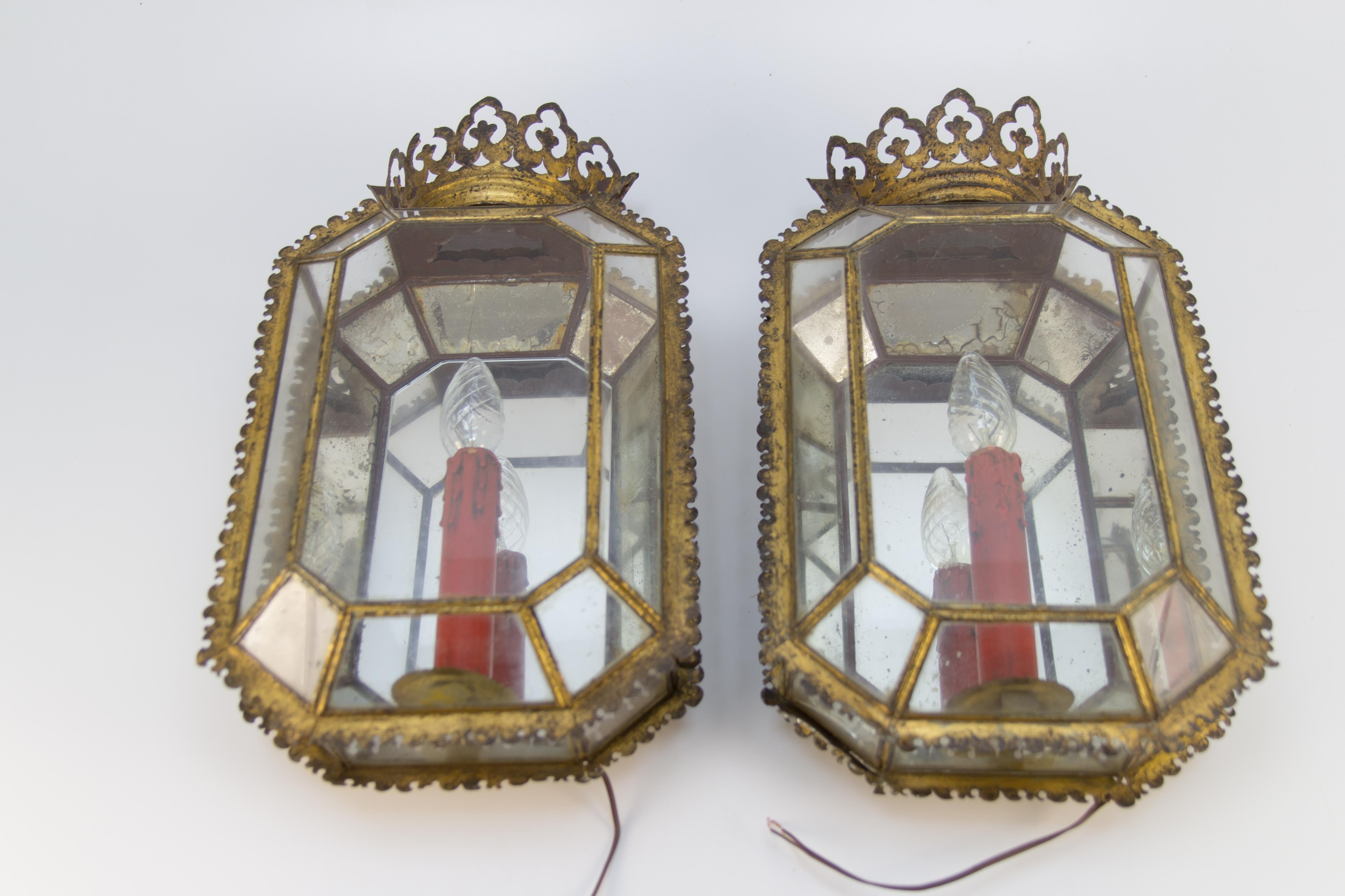 Pair of Early 20th Century Italian Tole and Glass Sconces 5