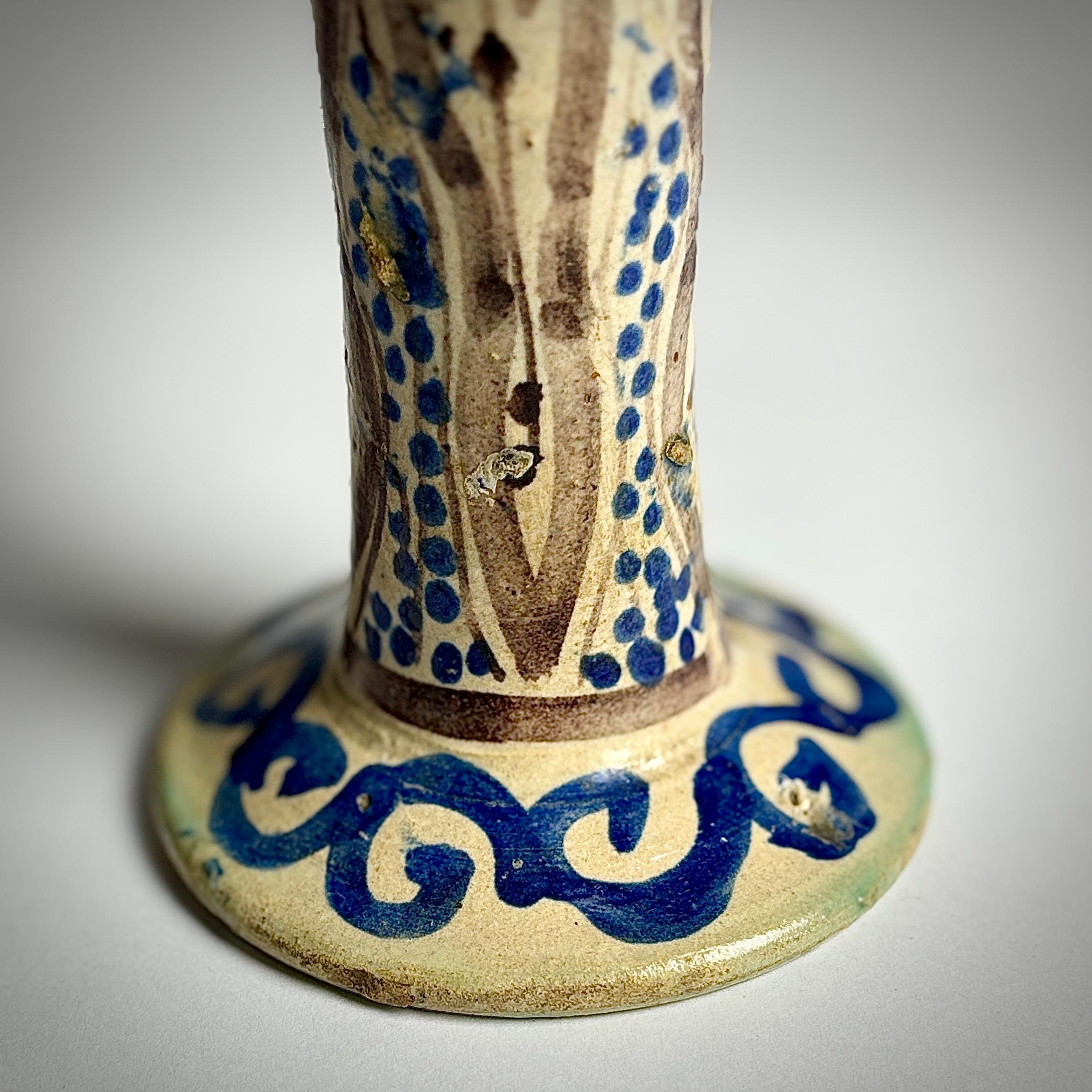 Pair of Early 20th Century Iznik Vase In Fair Condition For Sale In Pease pottage, West Sussex