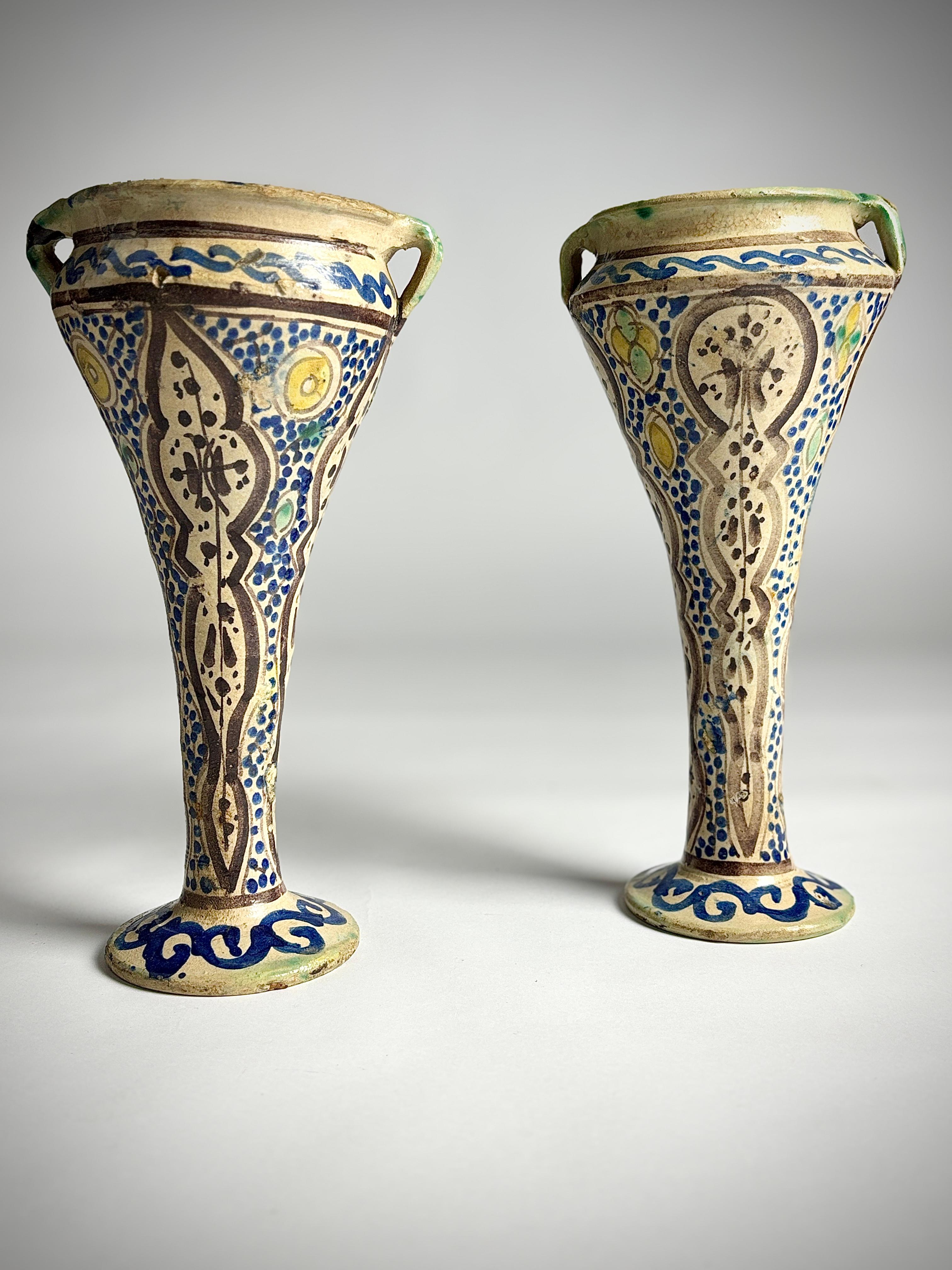 Pair of Early 20th Century Iznik Vase For Sale 3