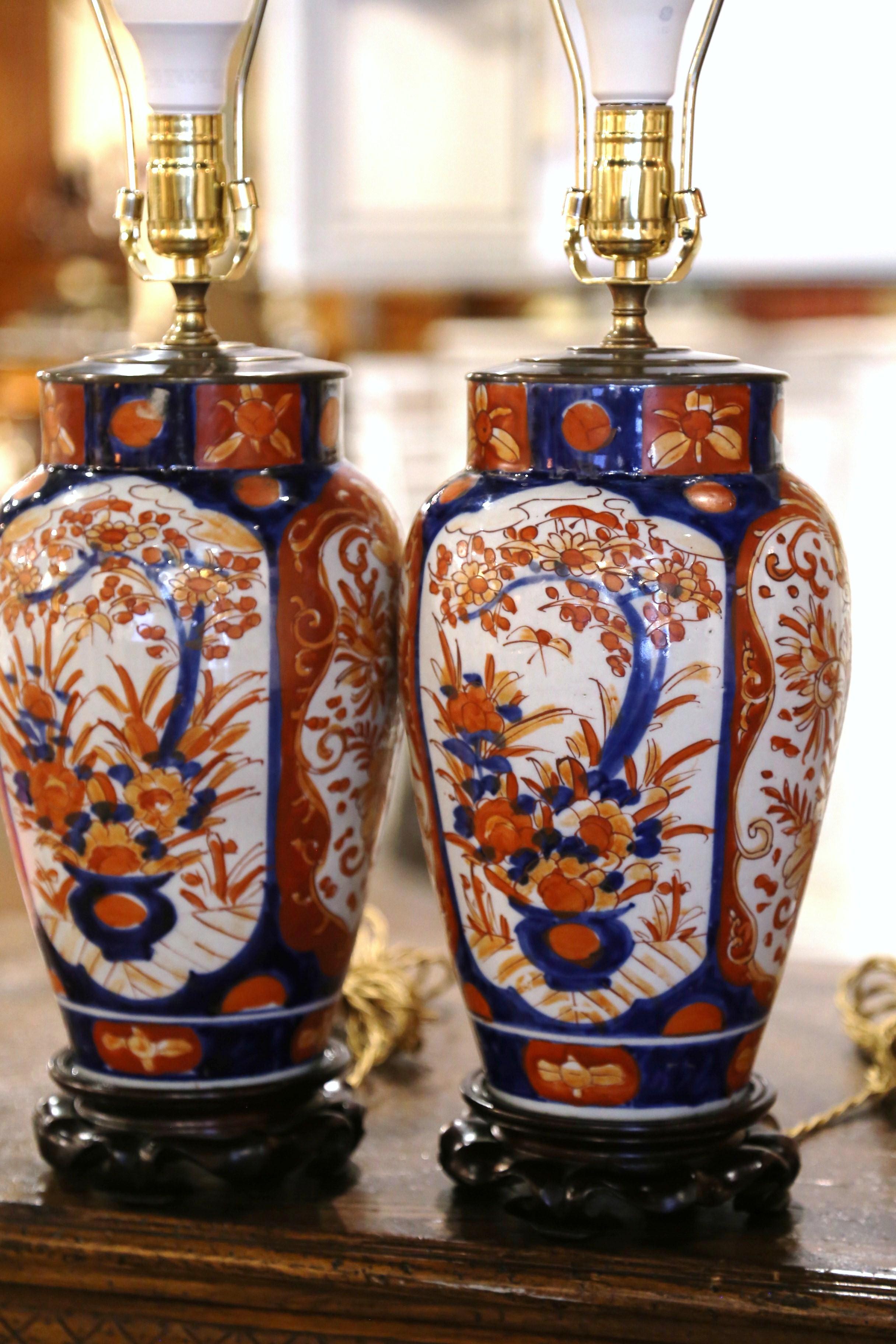 Pair of Early 20th Century Japanese Imari Painted Porcelain & Brass Table Lamps  In Excellent Condition In Dallas, TX