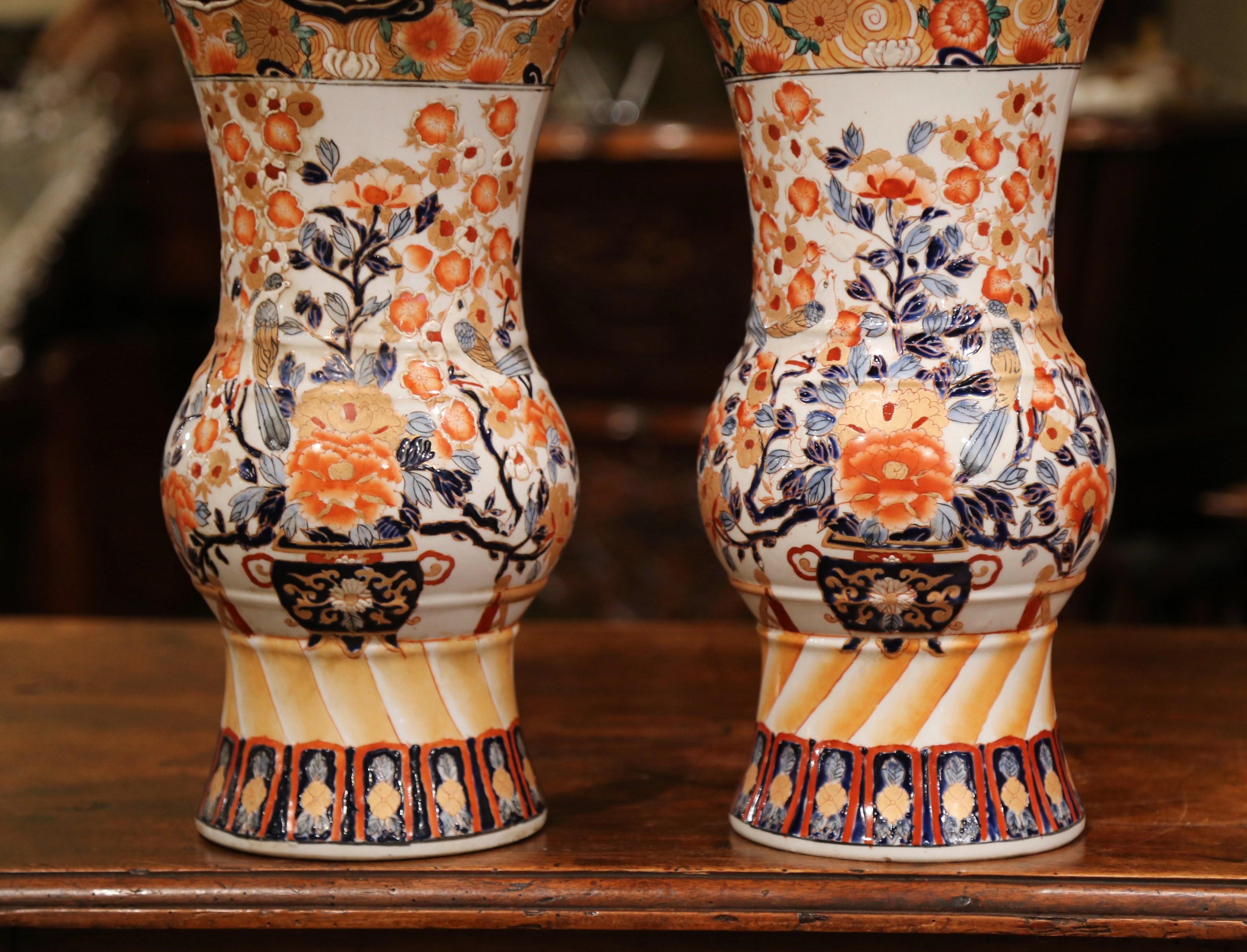 Hand-Painted Pair of Early 20th Century Japanese Painted and Gilt Porcelain Imari Vases 