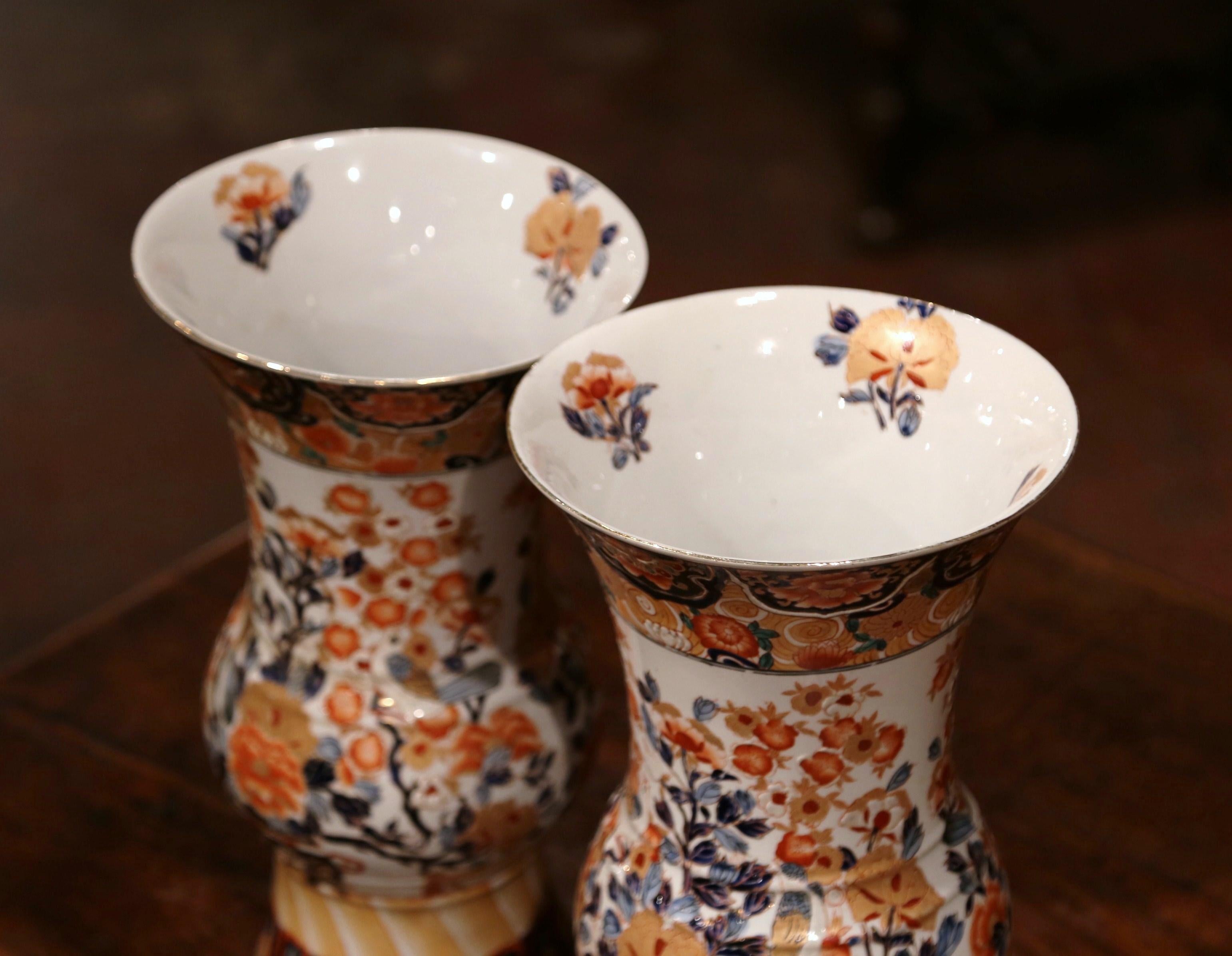 Pair of Early 20th Century Japanese Painted and Gilt Porcelain Imari Vases  3