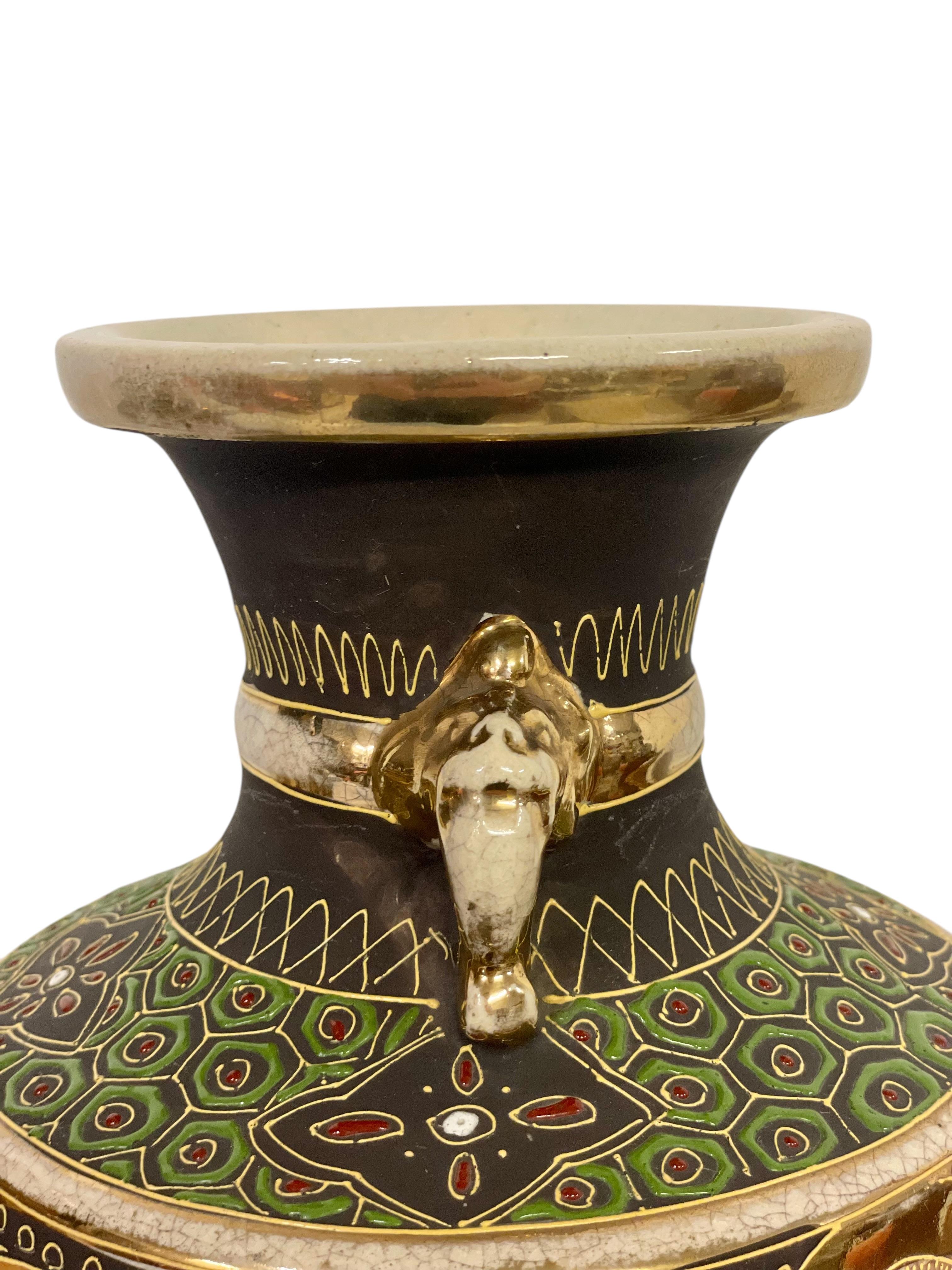 Pair of Early 20th Century Japanese Satsuma Vases For Sale 6