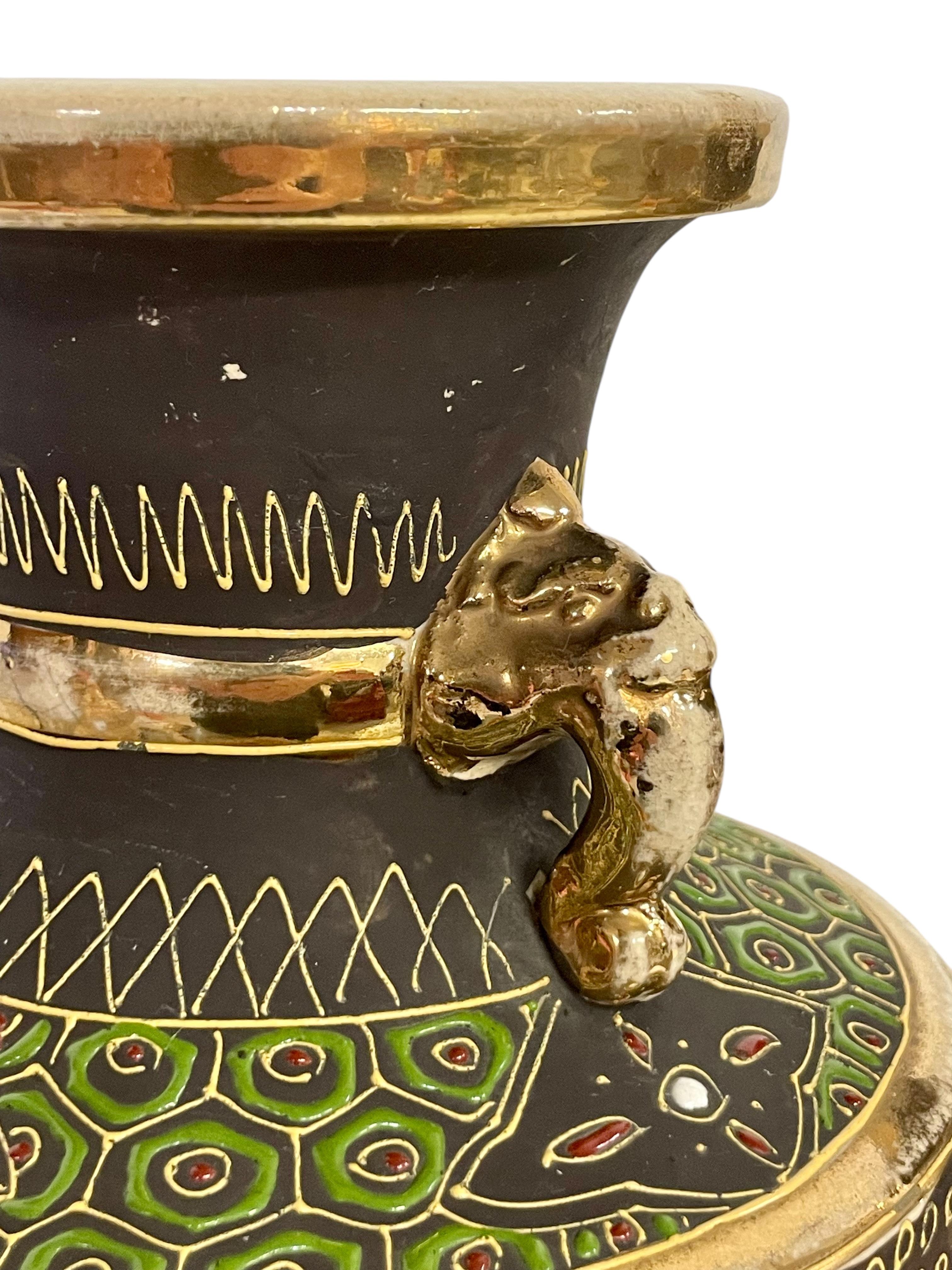 Pair of Early 20th Century Japanese Satsuma Vases For Sale 5