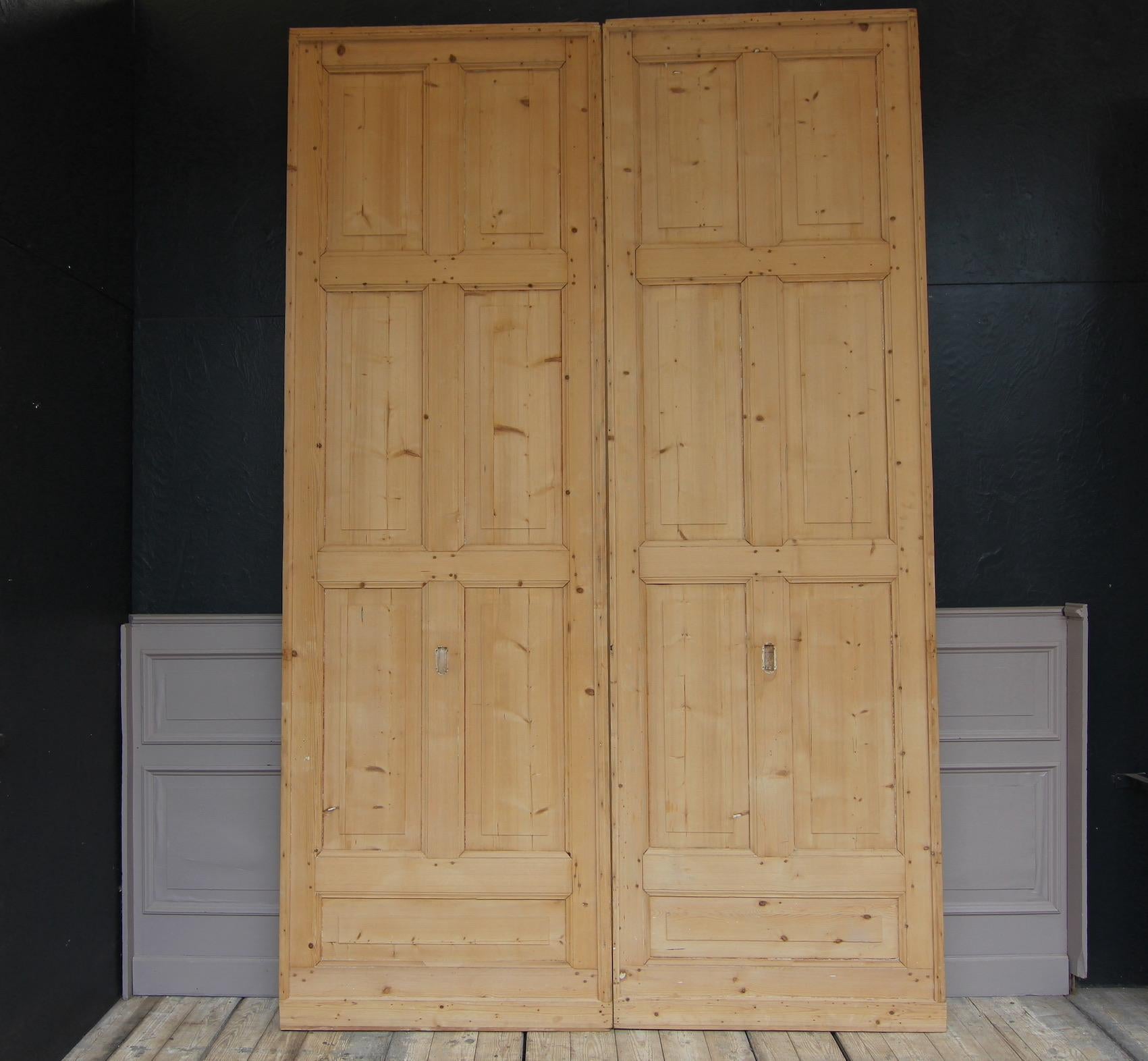 Jugendstil Pair of Early 20th Century Large Pine Sliding Doors from Switzerland For Sale