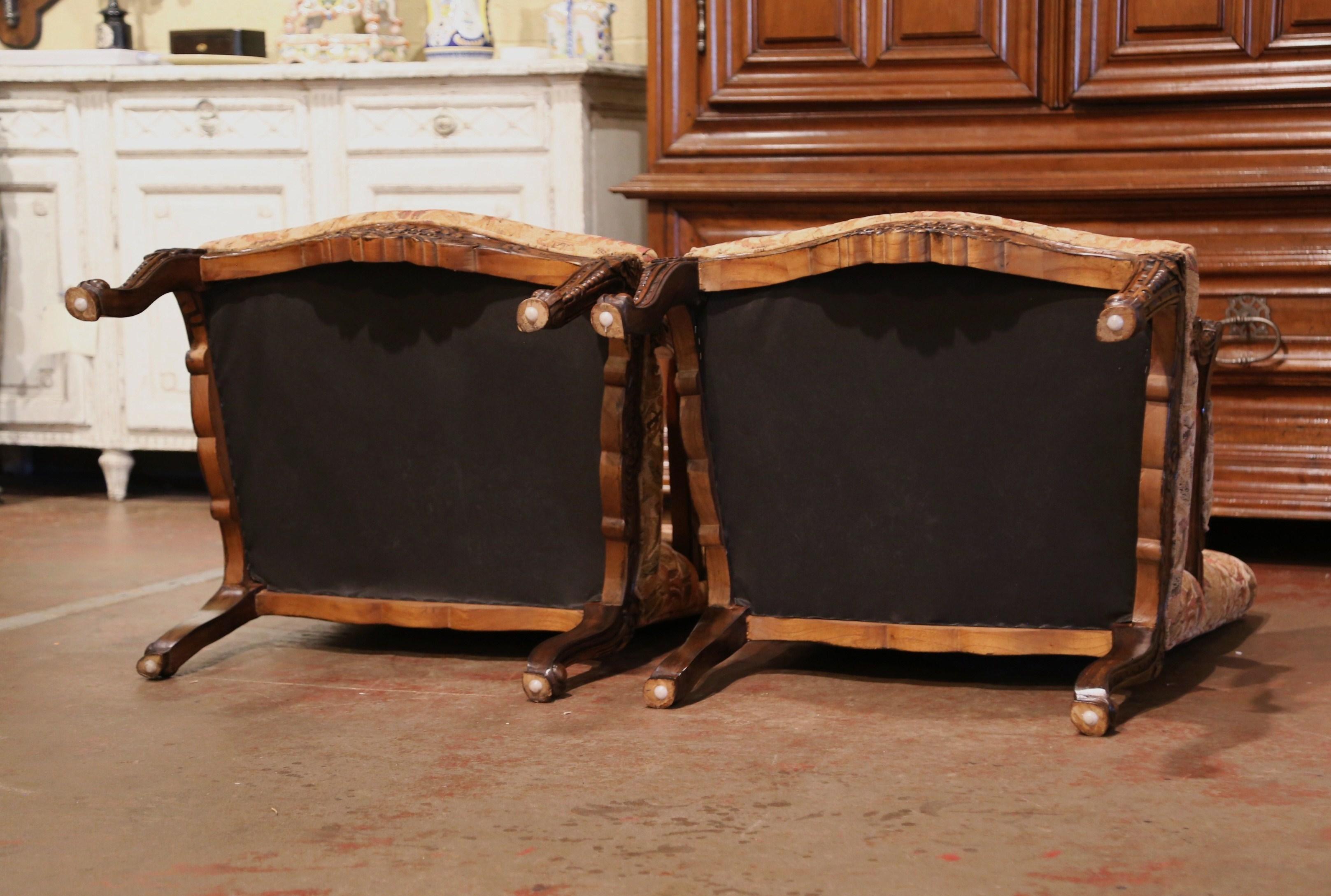 Pair of Early 20th Century Louis XV Carved Walnut Armchairs from Provence For Sale 7