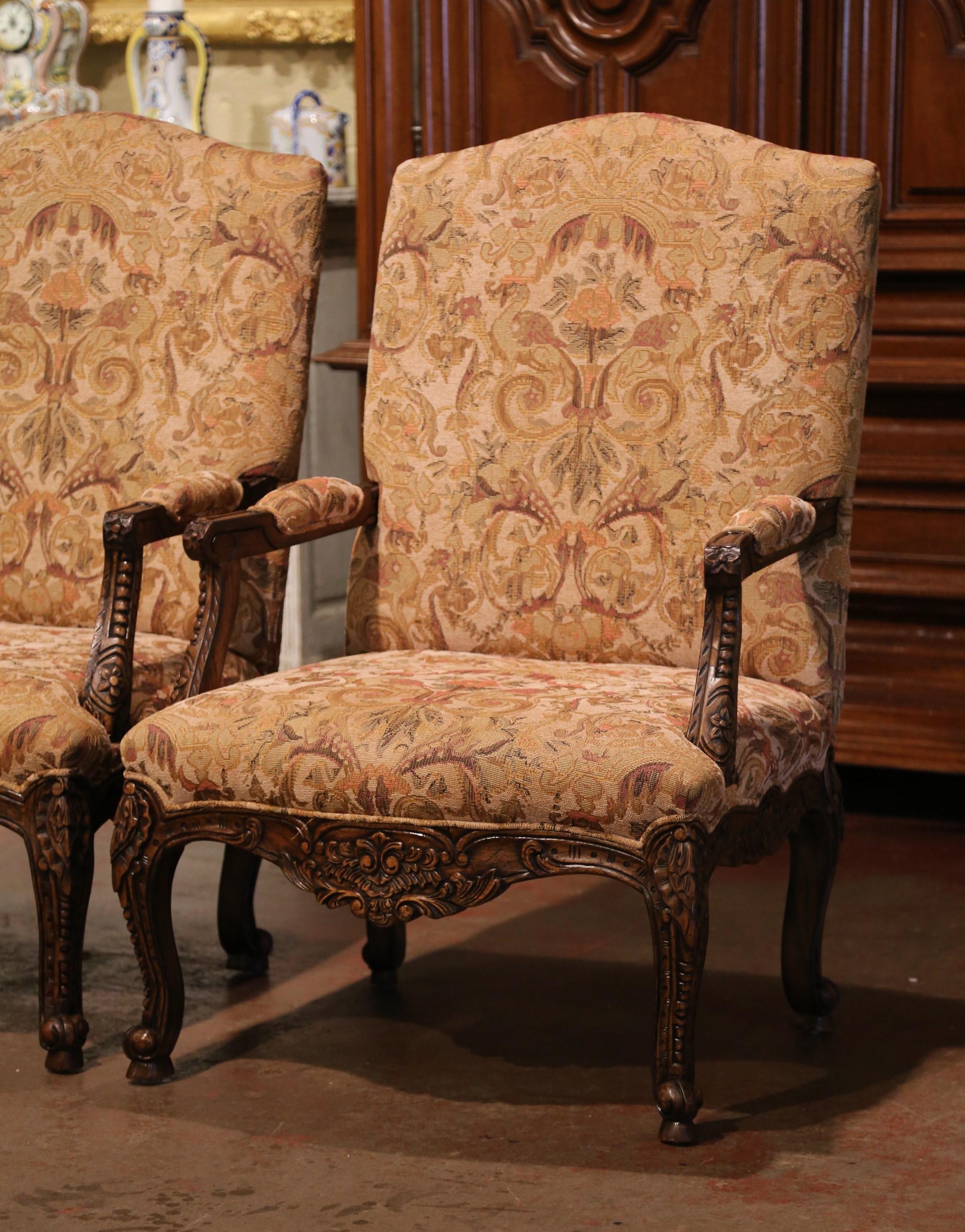 French Pair of Early 20th Century Louis XV Carved Walnut Armchairs from Provence For Sale