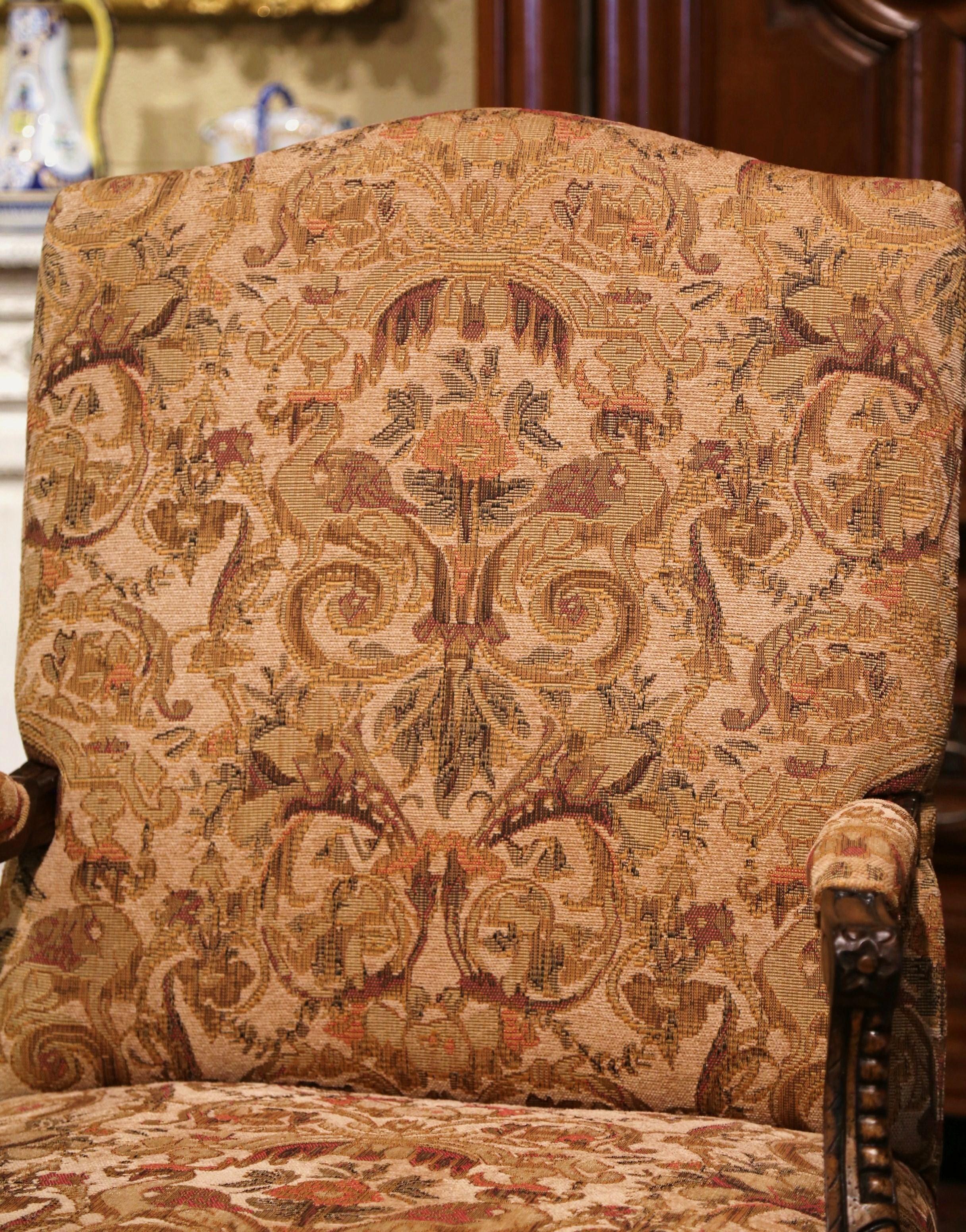 Pair of Early 20th Century Louis XV Carved Walnut Armchairs from Provence For Sale 2