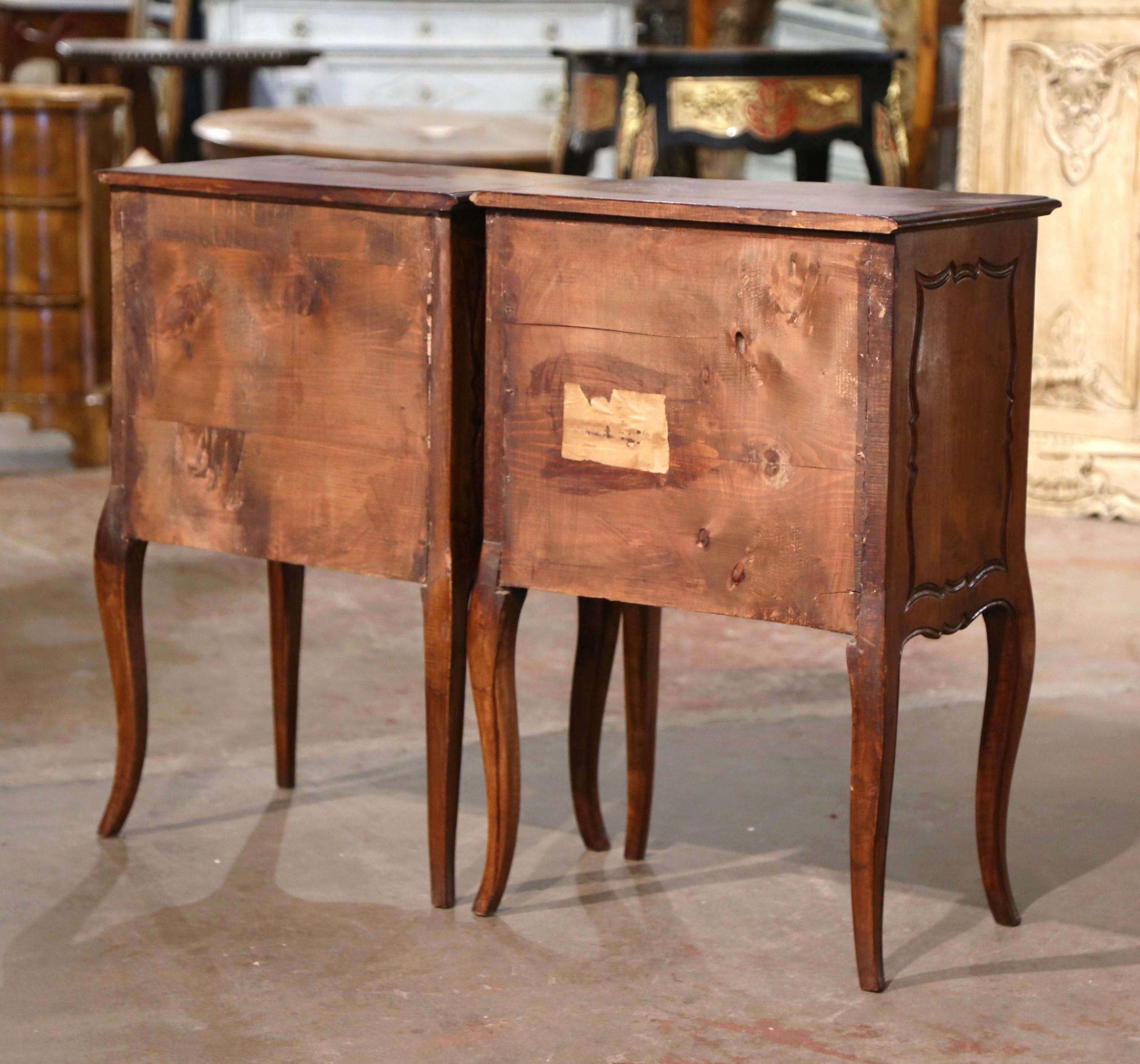 Pair of Early 20th Century Louis XV Carved Walnut Bombe Two-Drawer Nightstands 6
