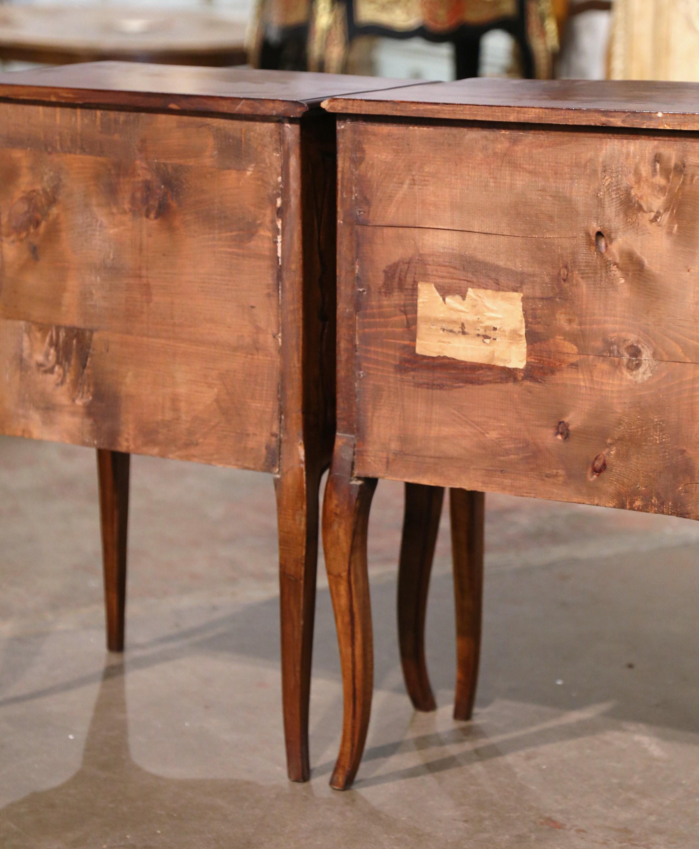 Pair of Early 20th Century Louis XV Carved Walnut Bombe Two-Drawer Nightstands 7